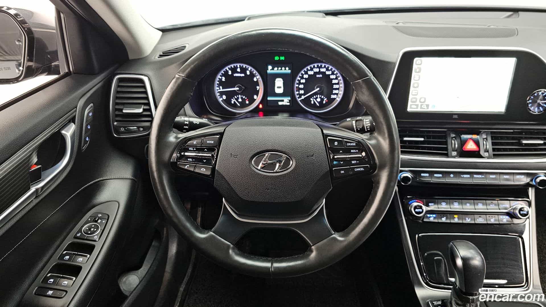 Grandeur Hyundai 2018.6-OPTION-016