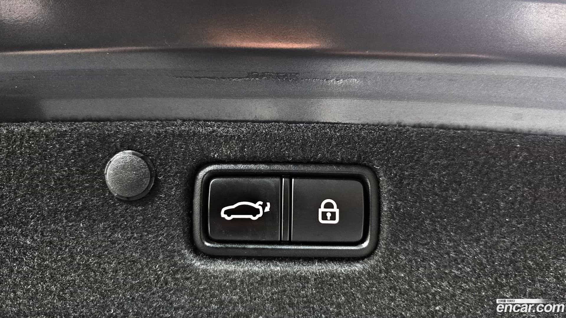 Grandeur Hyundai 2018.6-OPTION-021