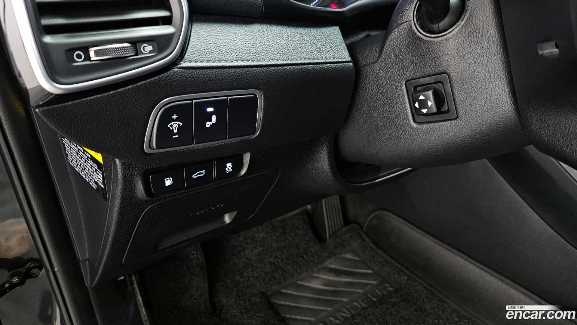 Grandeur Hyundai 2018.6-OPTION-024