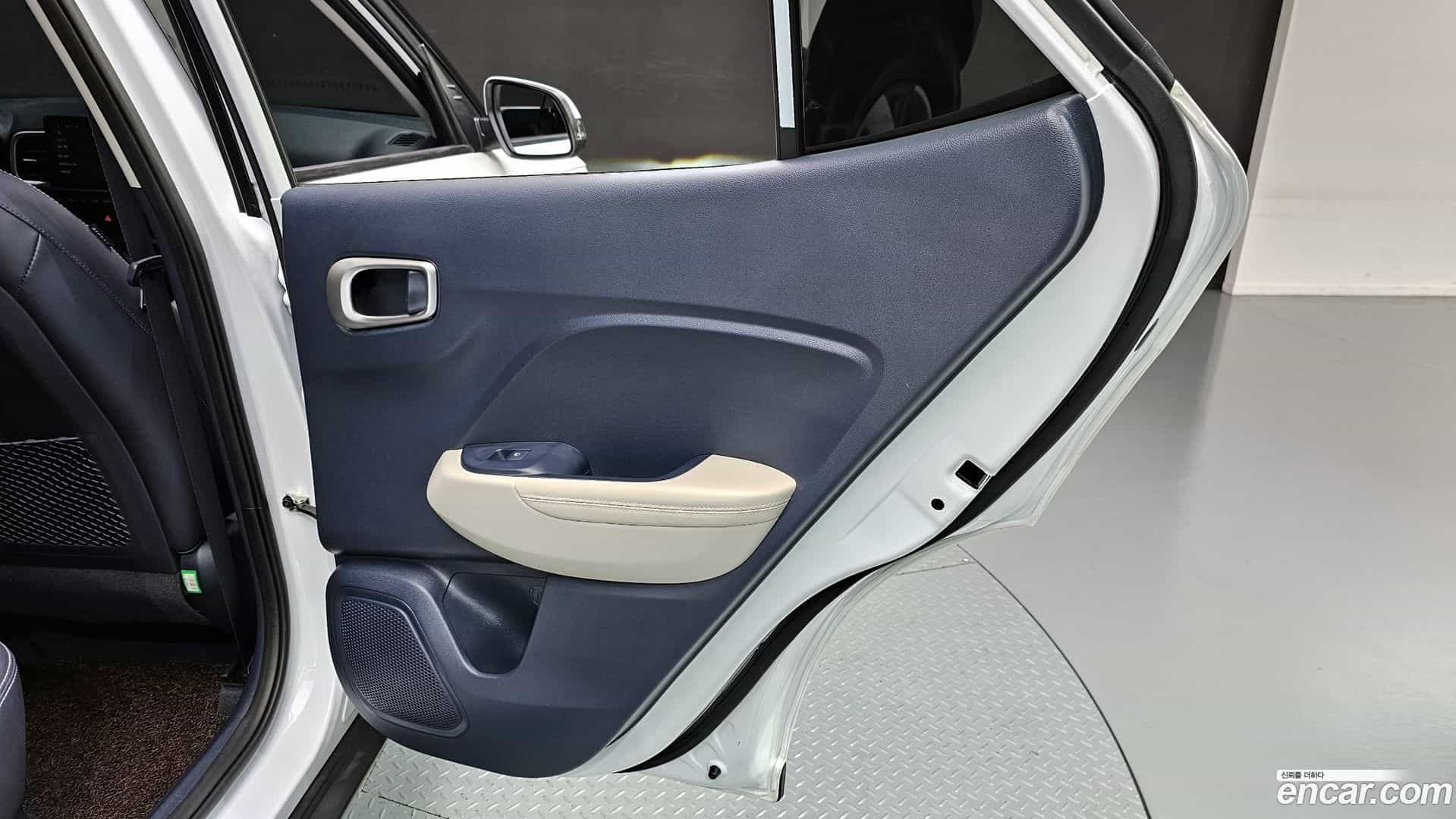Venue Hyundai 2023.6-INNER-035