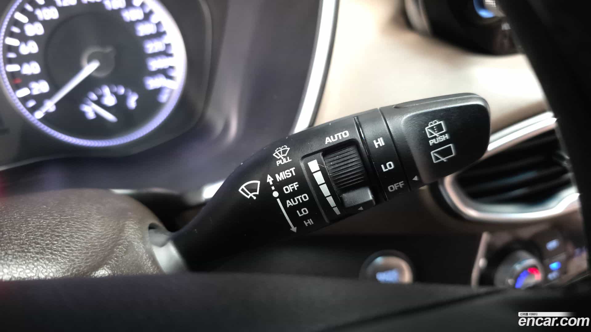 Santafe Hyundai 2019.2-OPTION-042