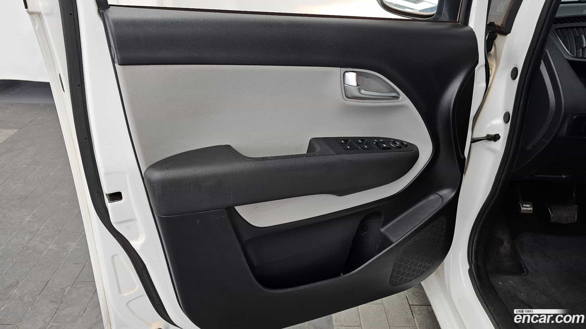 RAY Kia 2022.11-INNER-034