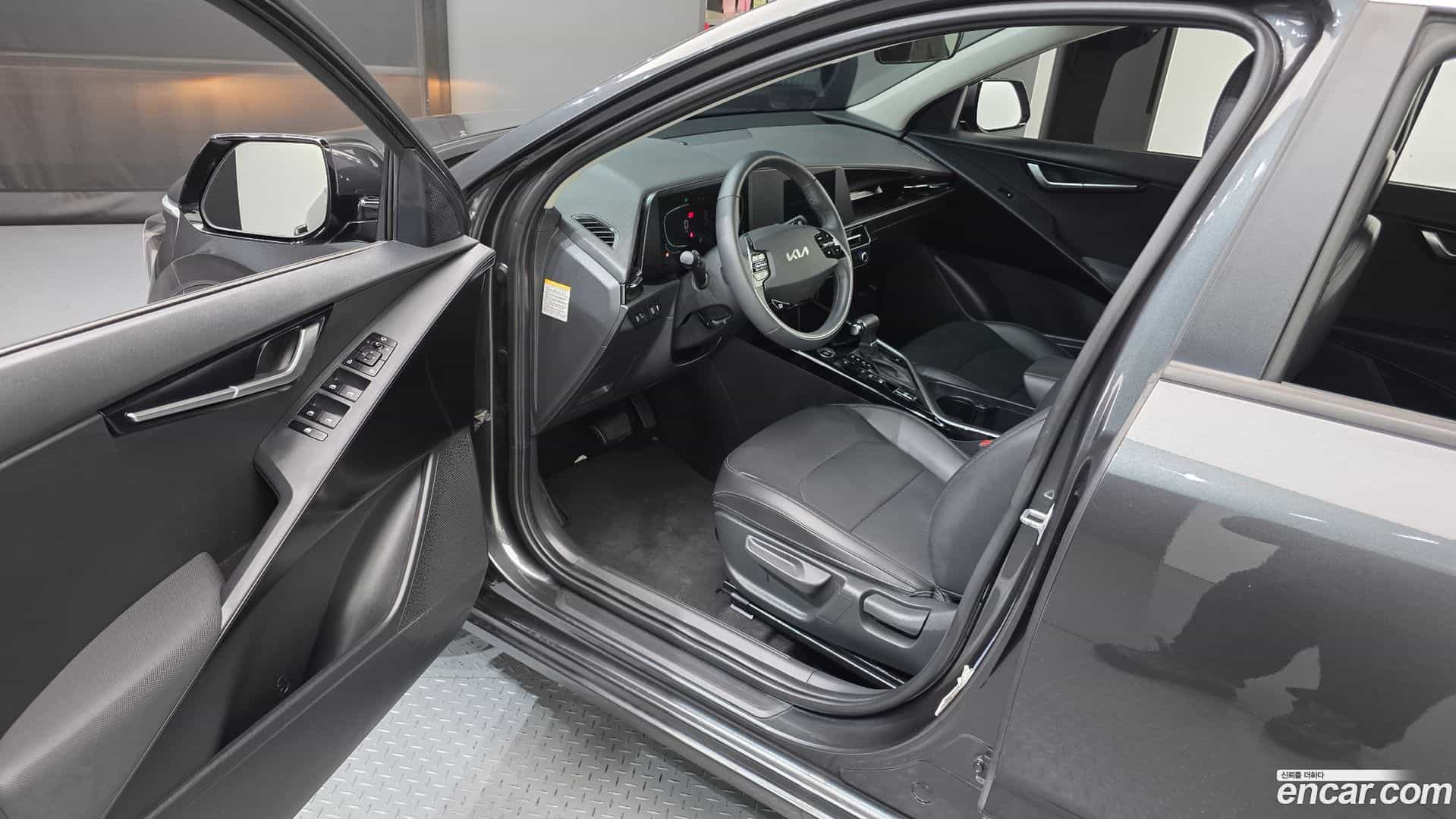 Niro Kia 2022.2-INNER-010