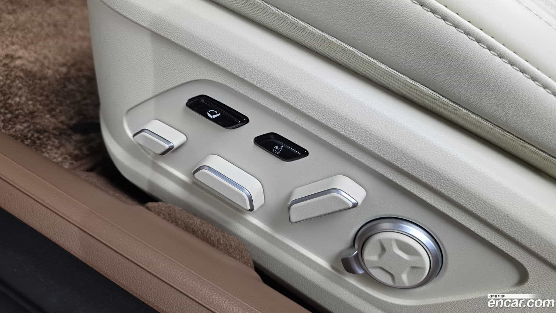 Grandeur Hyundai 2024.9-OPTION-042