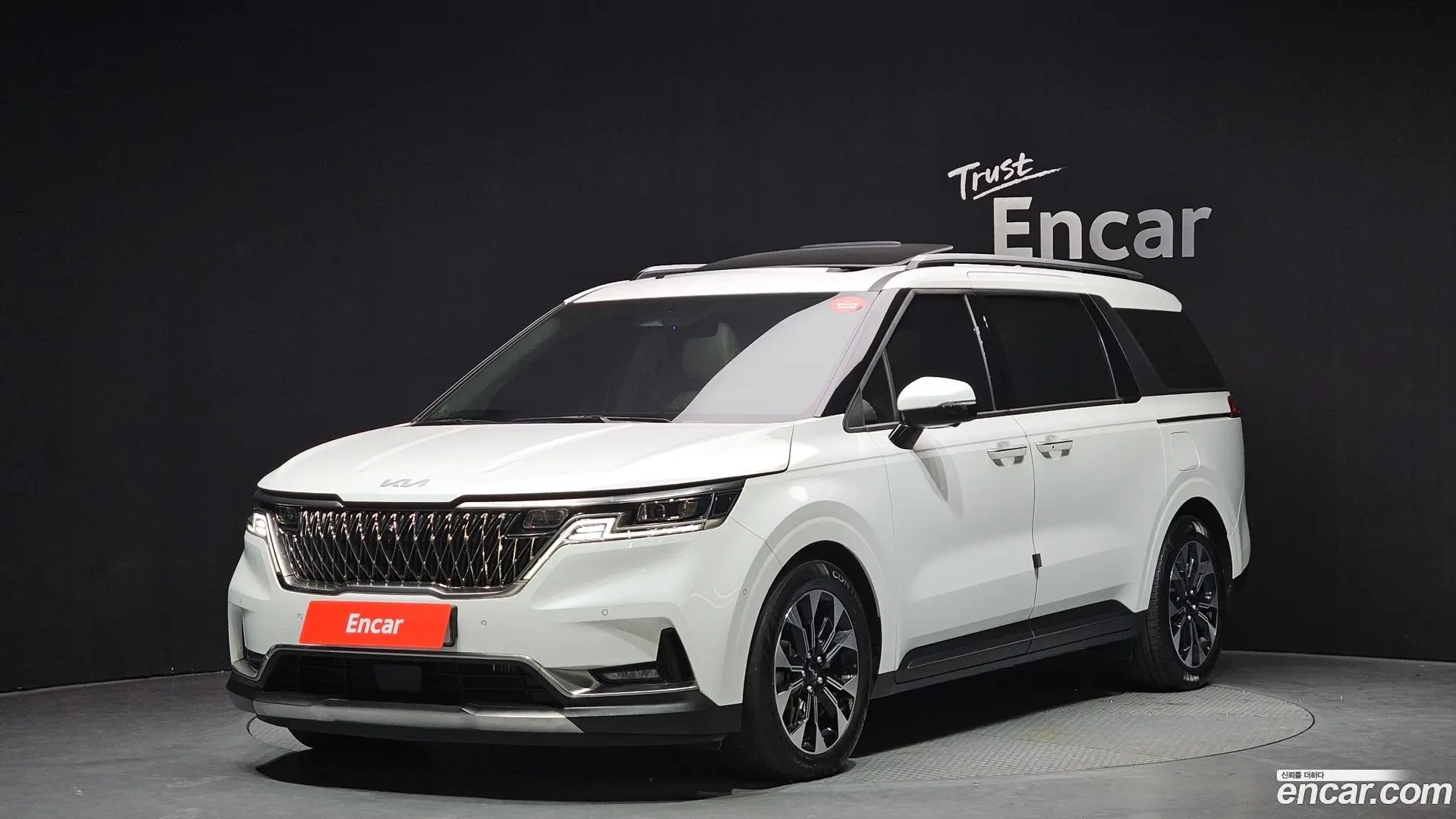 Main__Slider__Photo:Canival Kia 2023.10-0