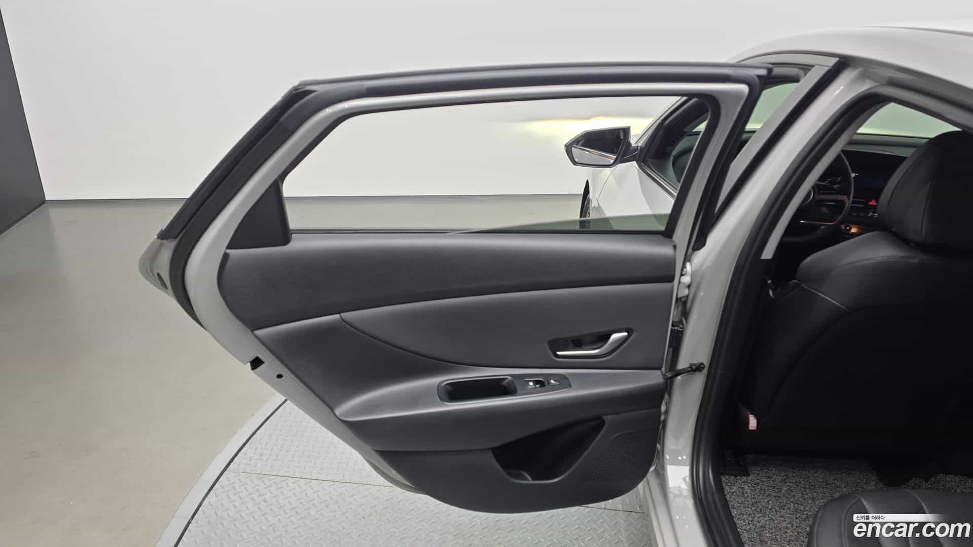 AVANTE Hyundai 2020.4-INNER-035