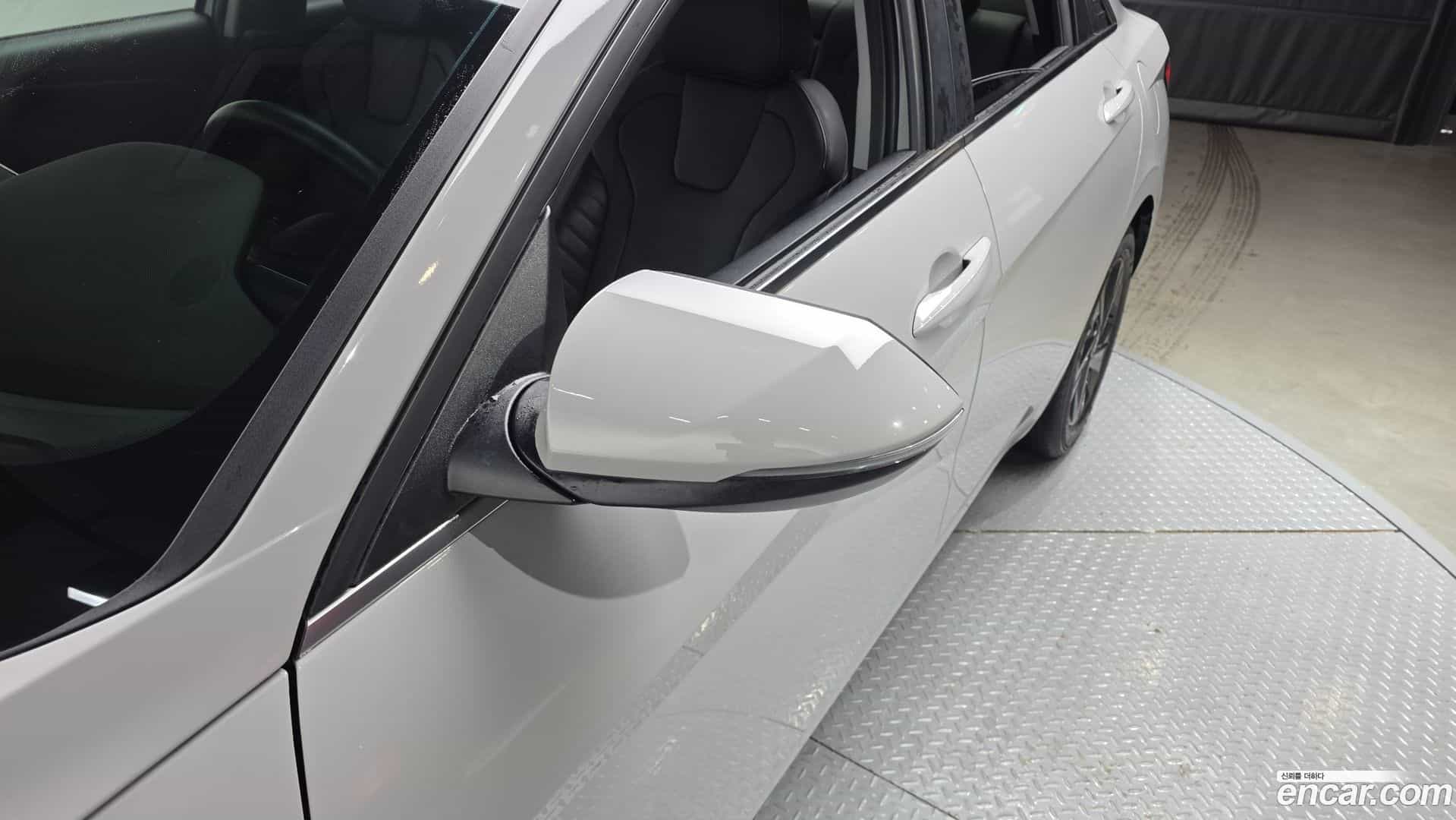 AVANTE Hyundai 2020.4-OPTION-050