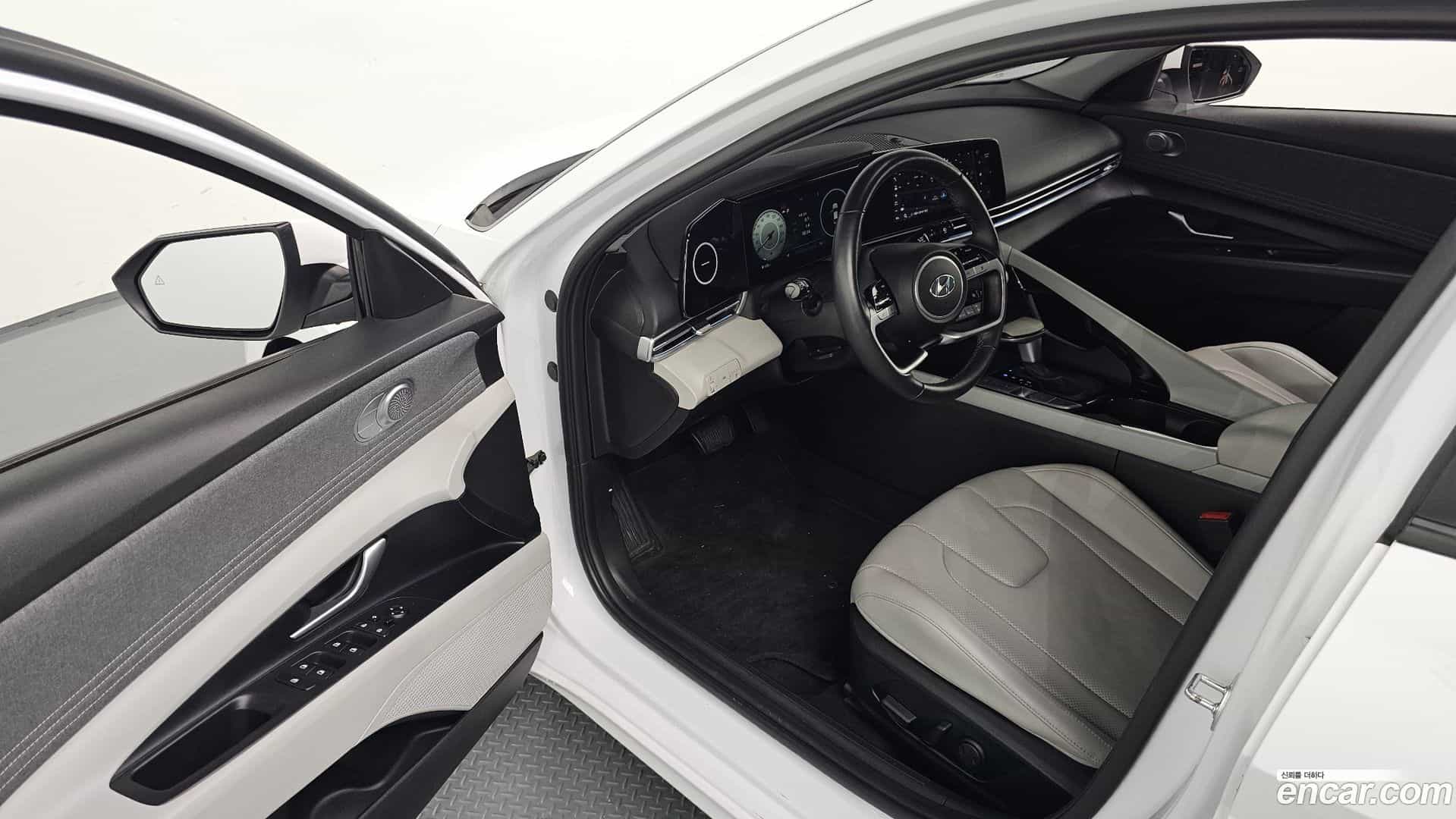 AVANTE Hyundai 2020.10-INNER-010