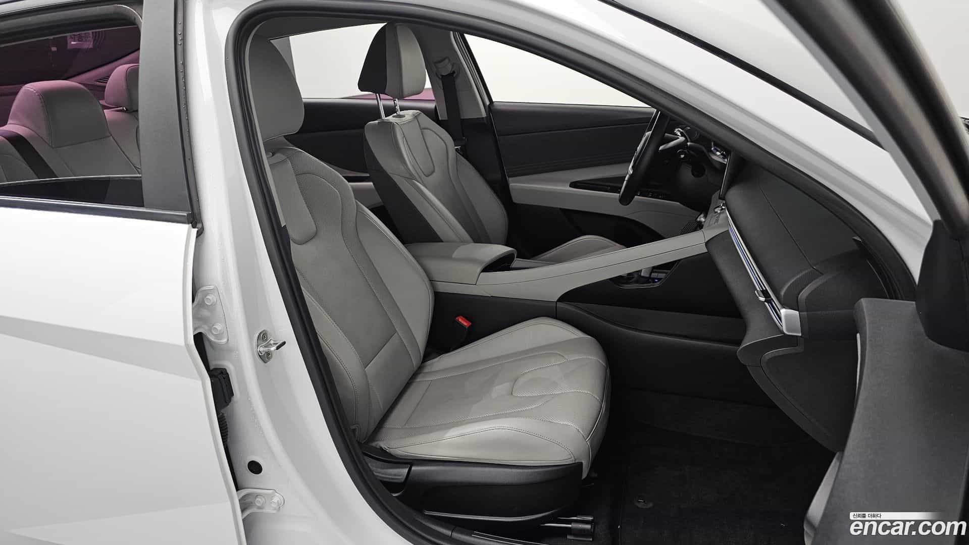 AVANTE Hyundai 2020.10-OPTION-015