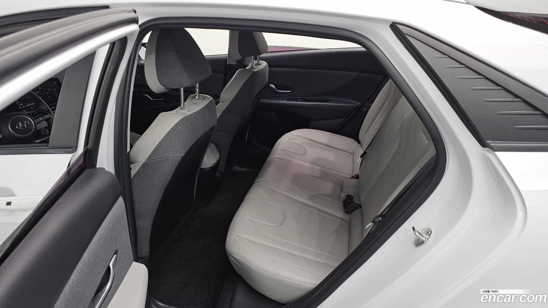 AVANTE Hyundai 2020.10-OPTION-016