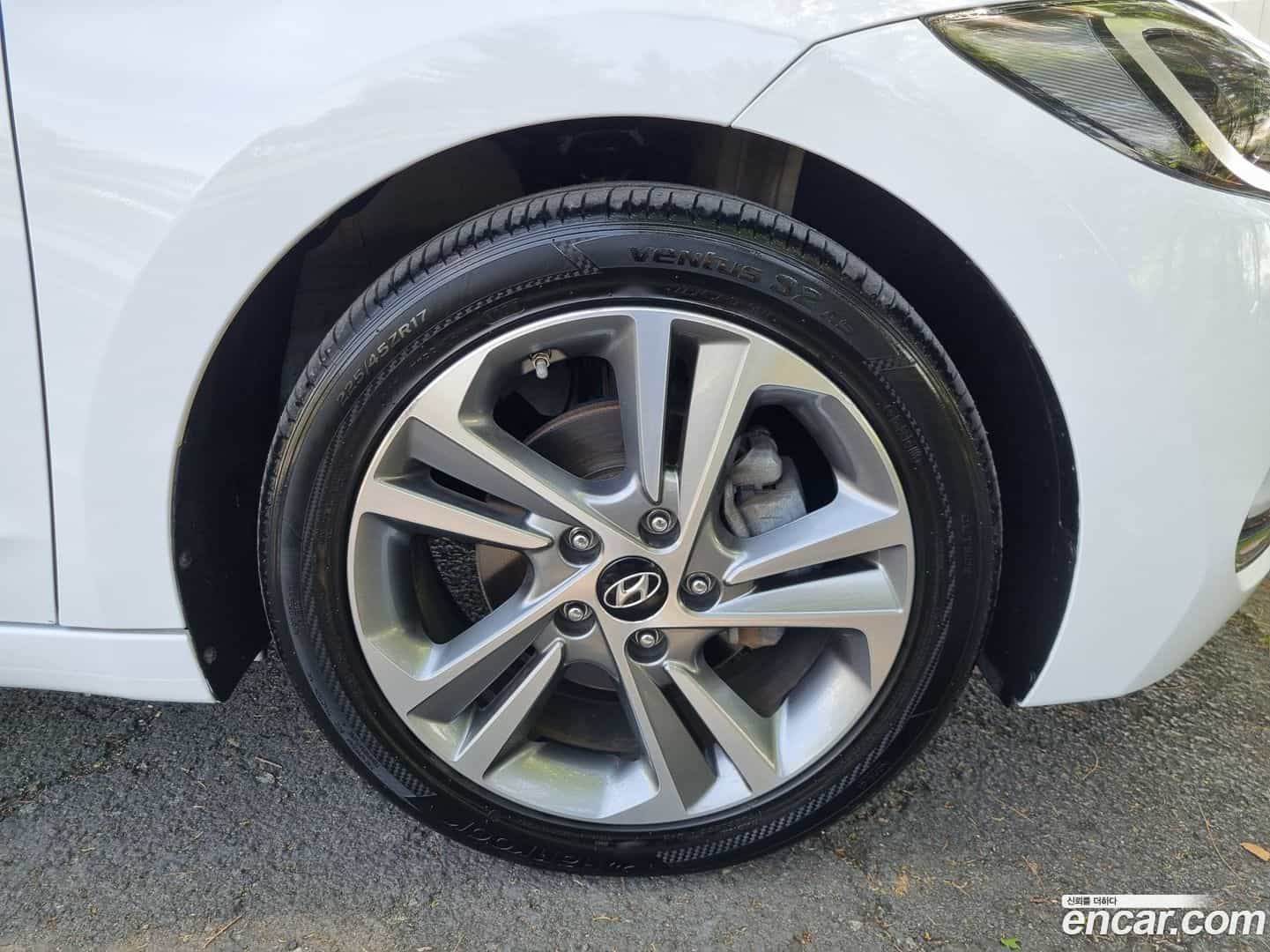AVANTE Hyundai 2018.7-INNER-009