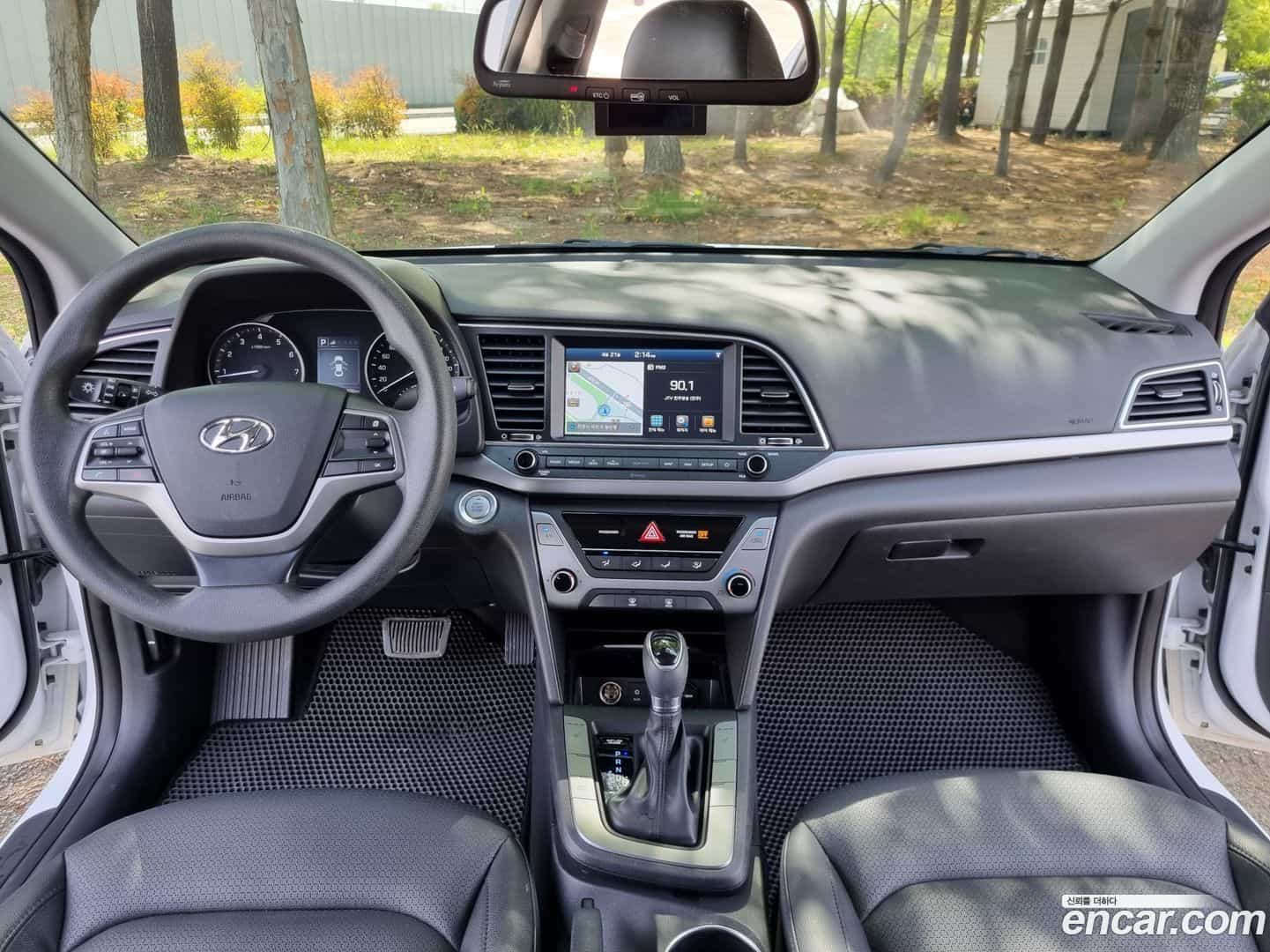 AVANTE Hyundai 2018.7-OPTION-023