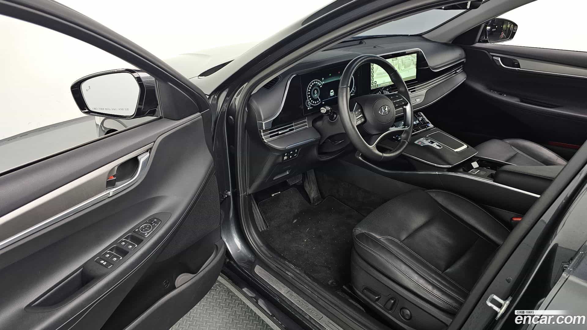 Grandeur Hyundai 2021.11-INNER-010