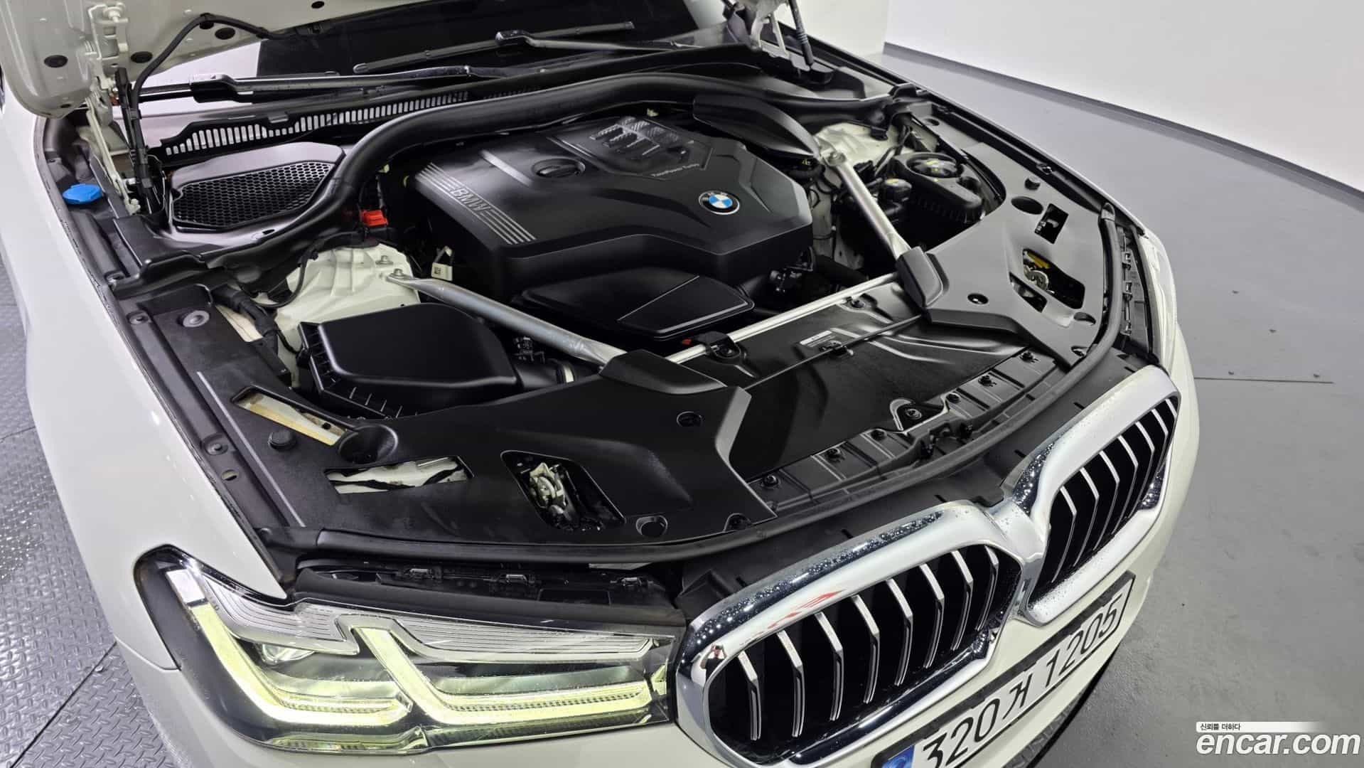 5-Series BMW 2022.8-OUTER-006