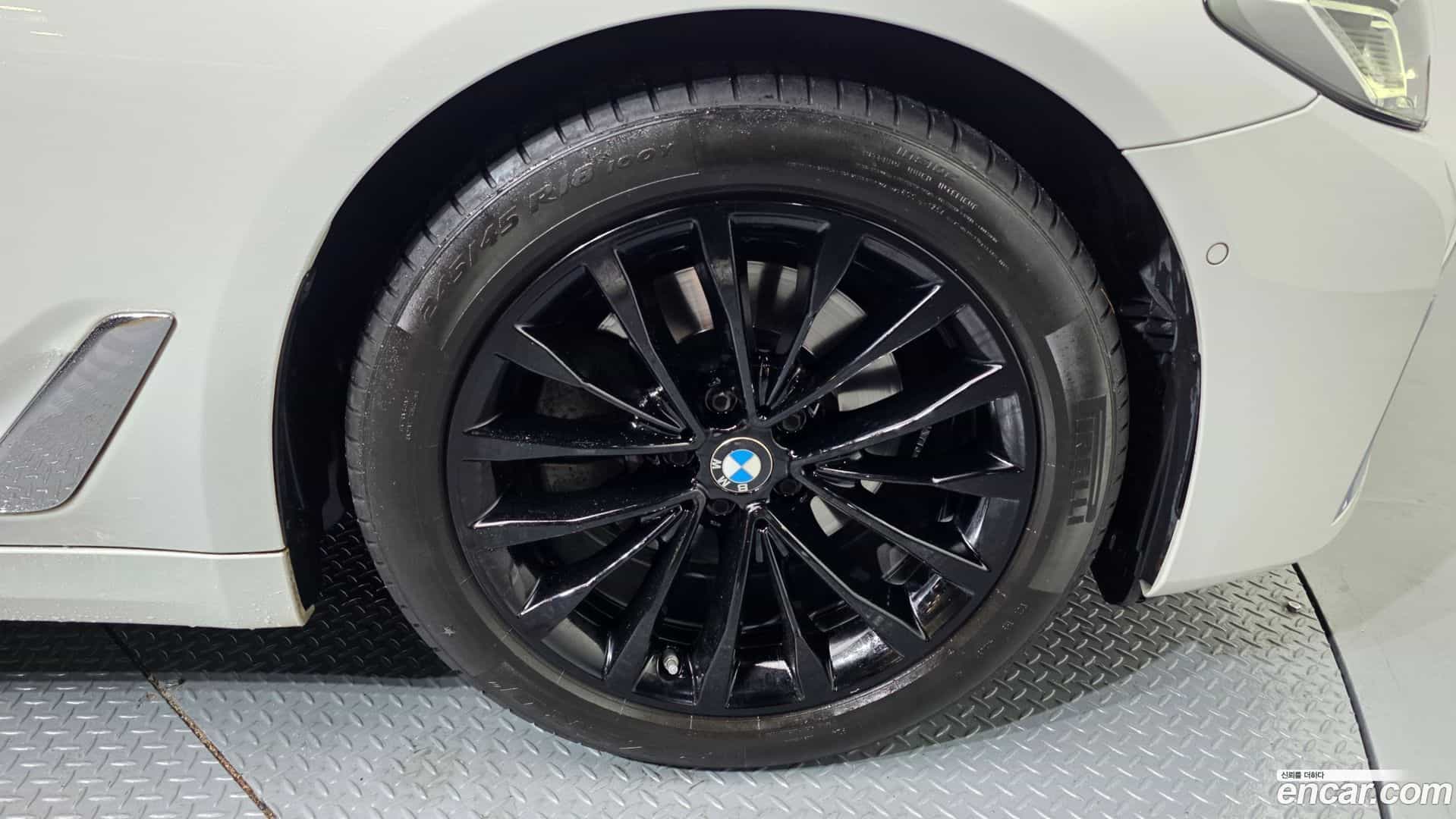 5-Series BMW 2022.8-OUTER-031
