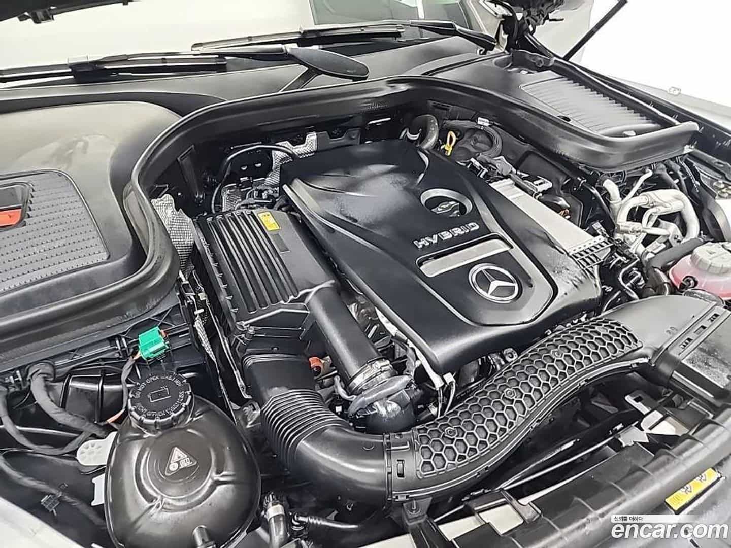 GLC-Class Mercedes-Benz 2019.7-OUTER-005