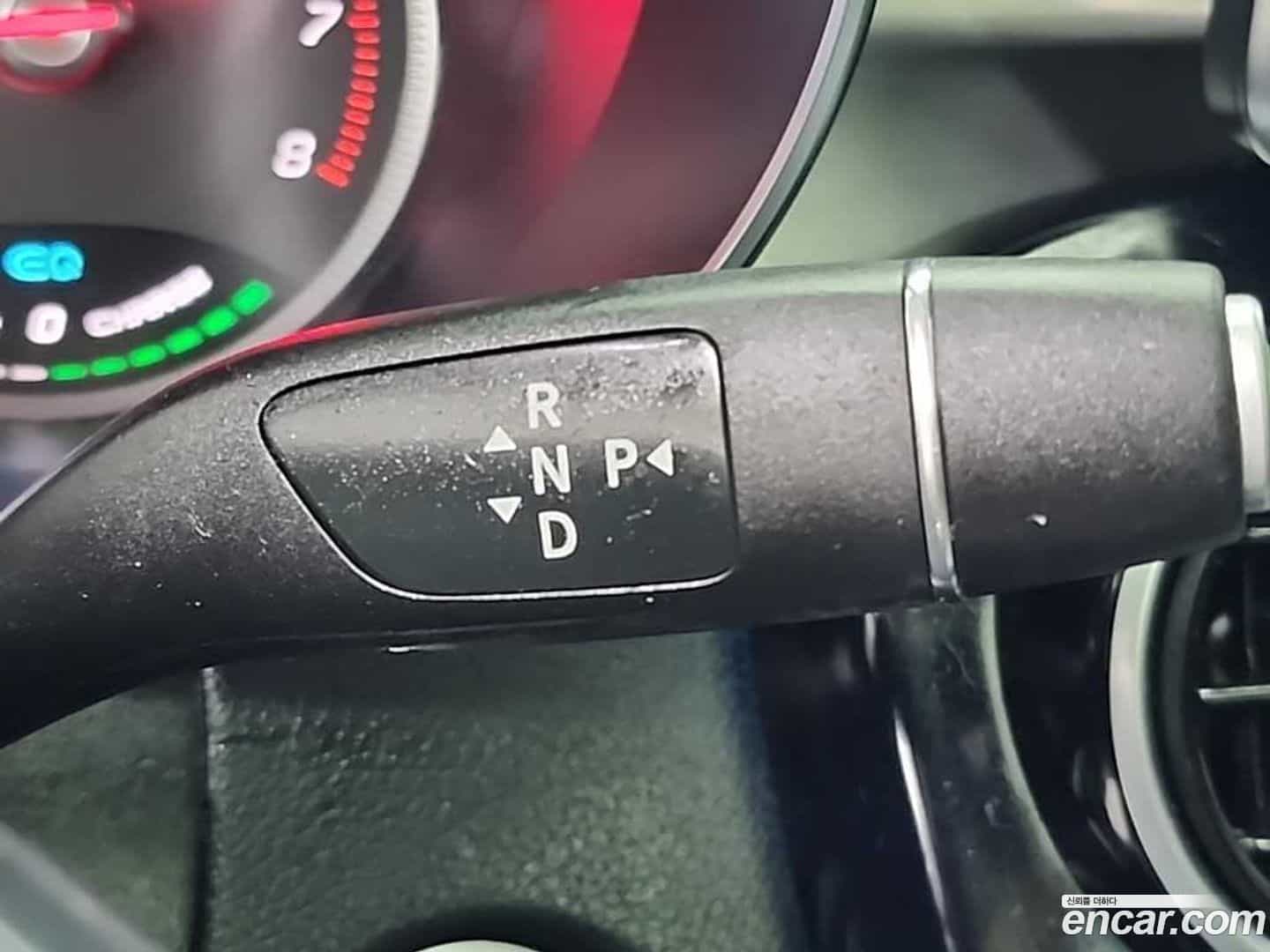 GLC-Class Mercedes-Benz 2019.7-INNER-008