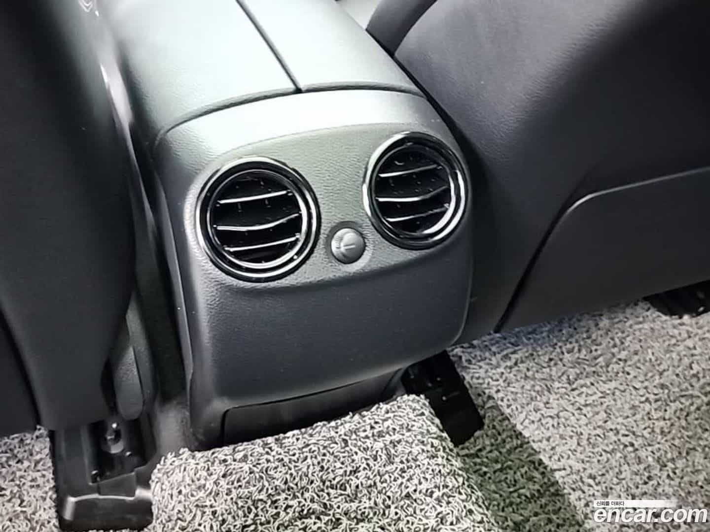 GLC-Class Mercedes-Benz 2019.7-OPTION-017