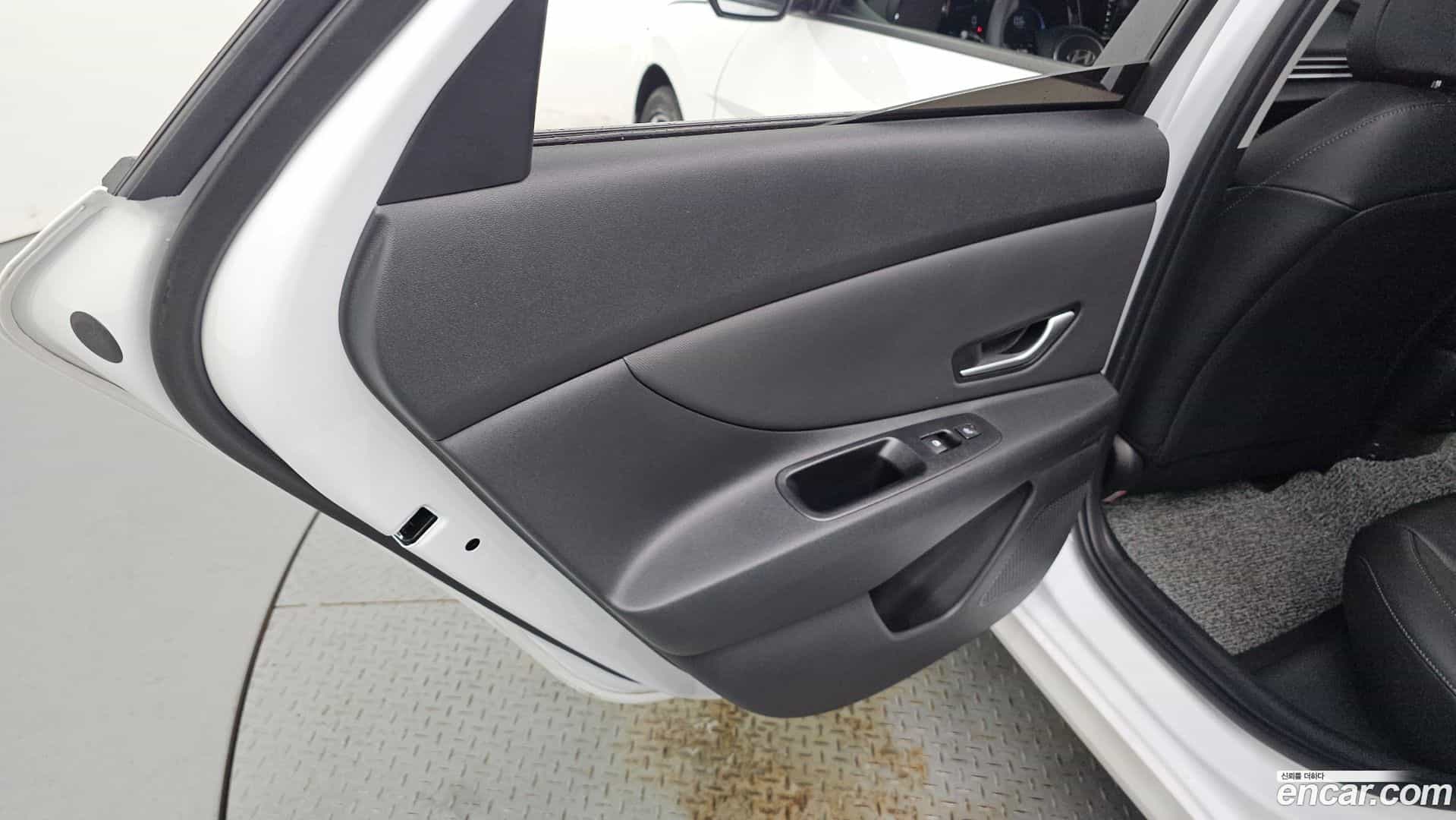 AVANTE Hyundai 2025.1-INNER-035