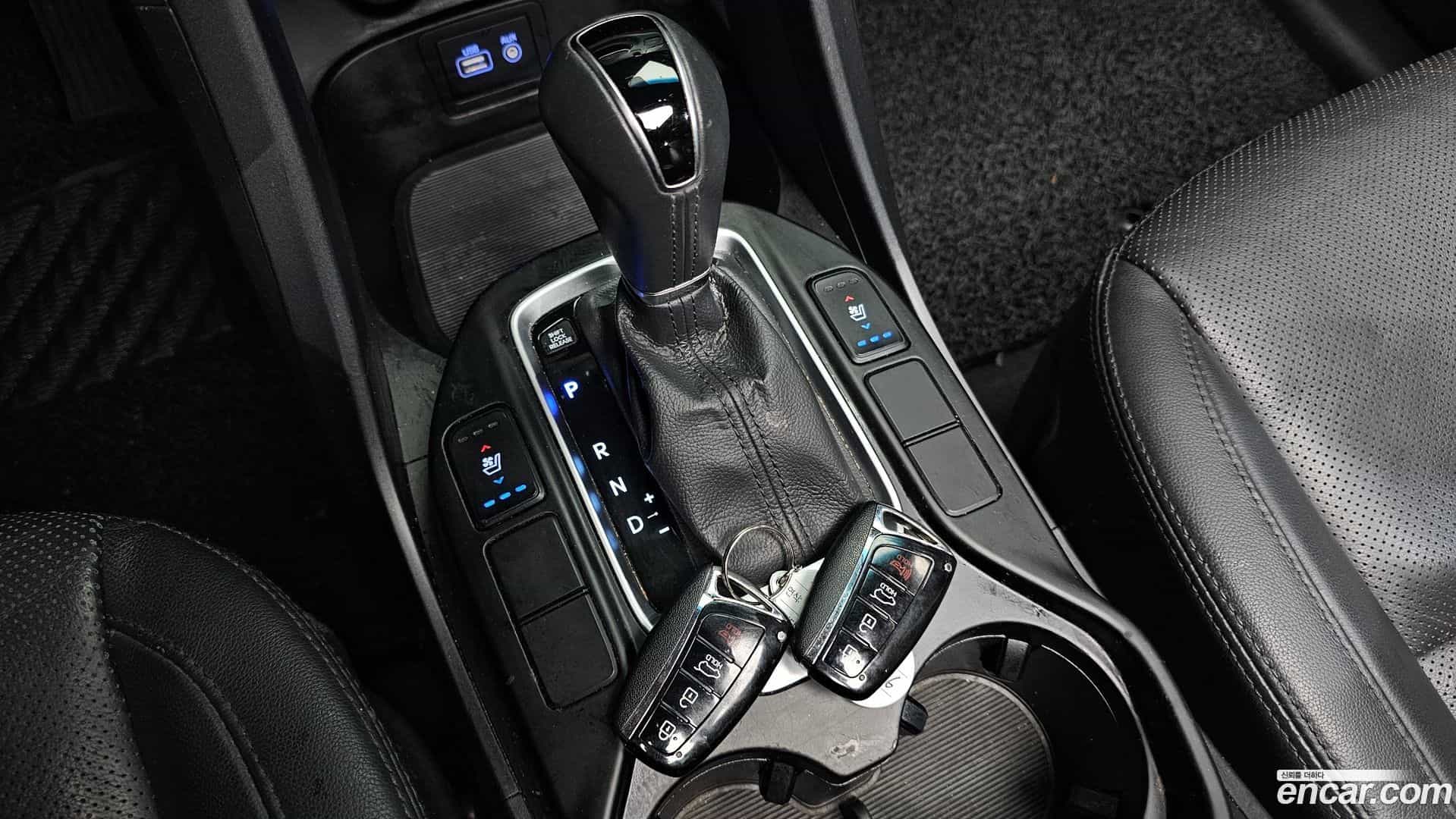 Santafe Hyundai 2016.2-INNER-009