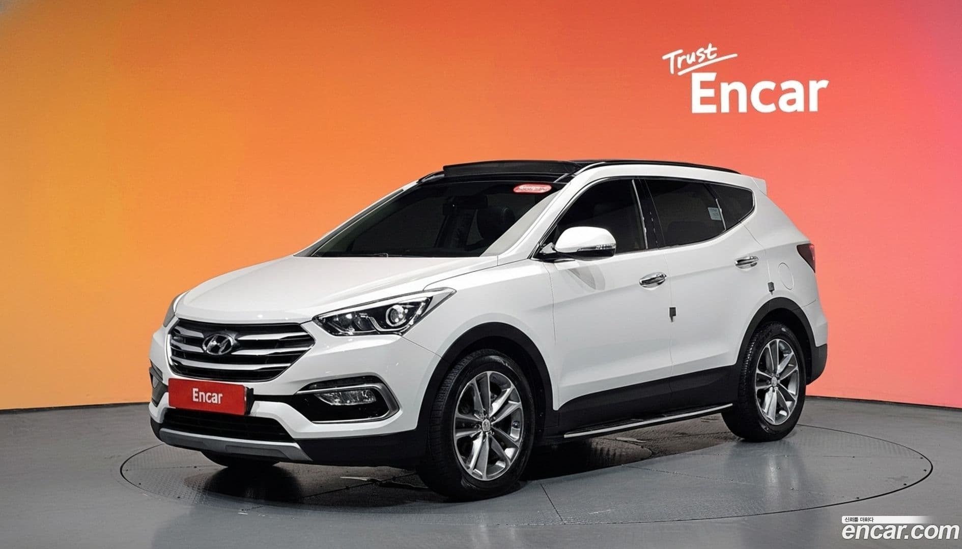 Main__Slider__Photo:Santafe Hyundai 2016.2-0