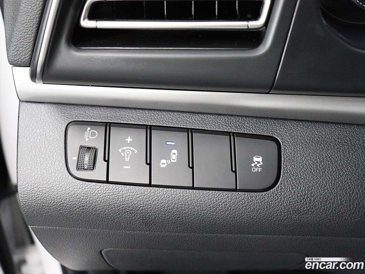 AVANTE Hyundai 2020.0-OPTION-019