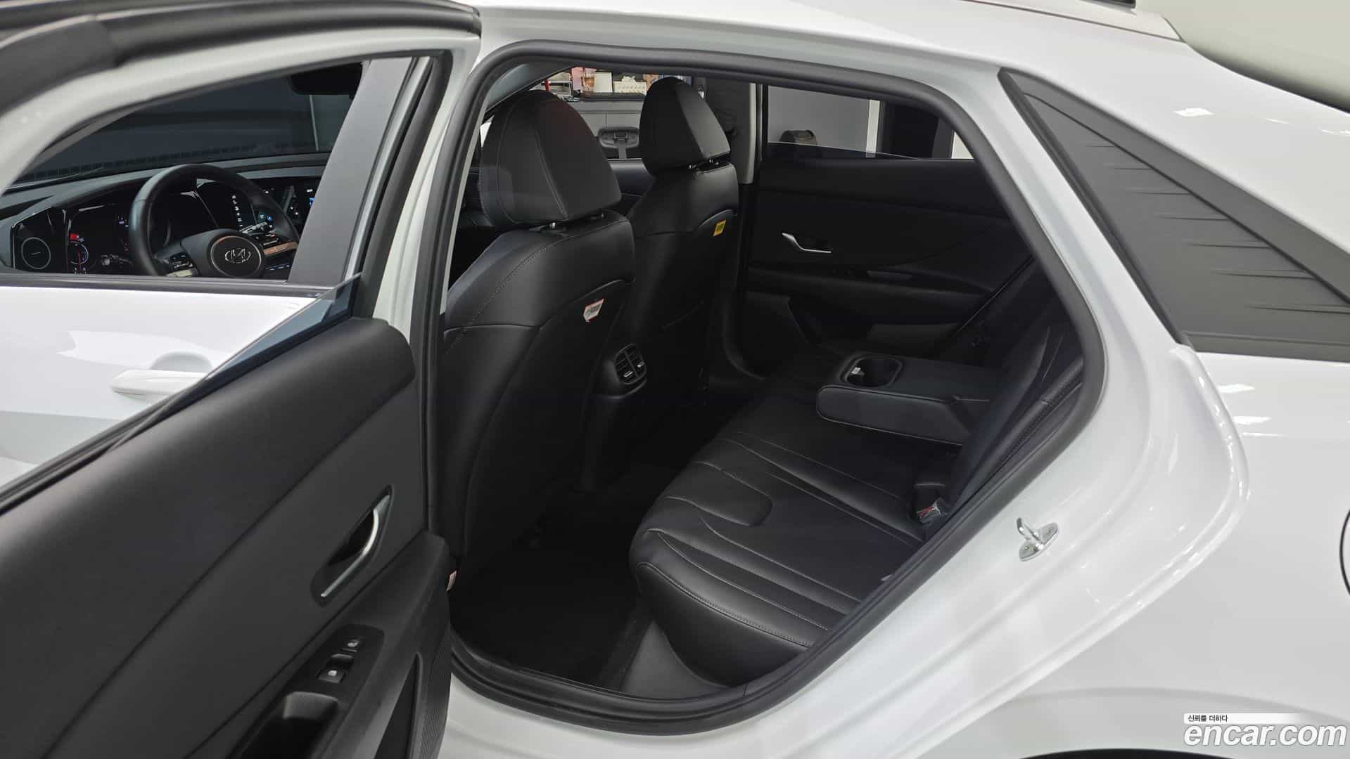 AVANTE Hyundai 2022.4-OPTION-015