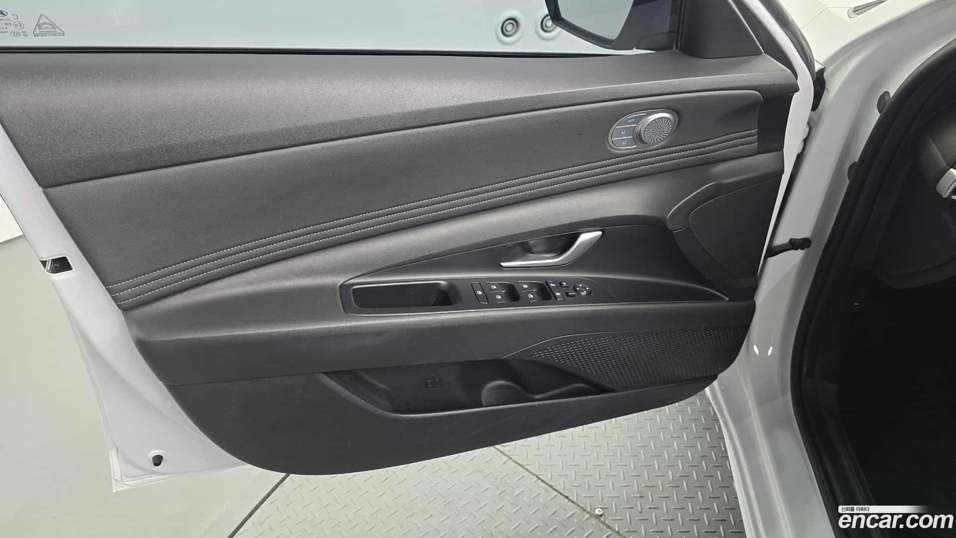 AVANTE Hyundai 2022.4-OPTION-017