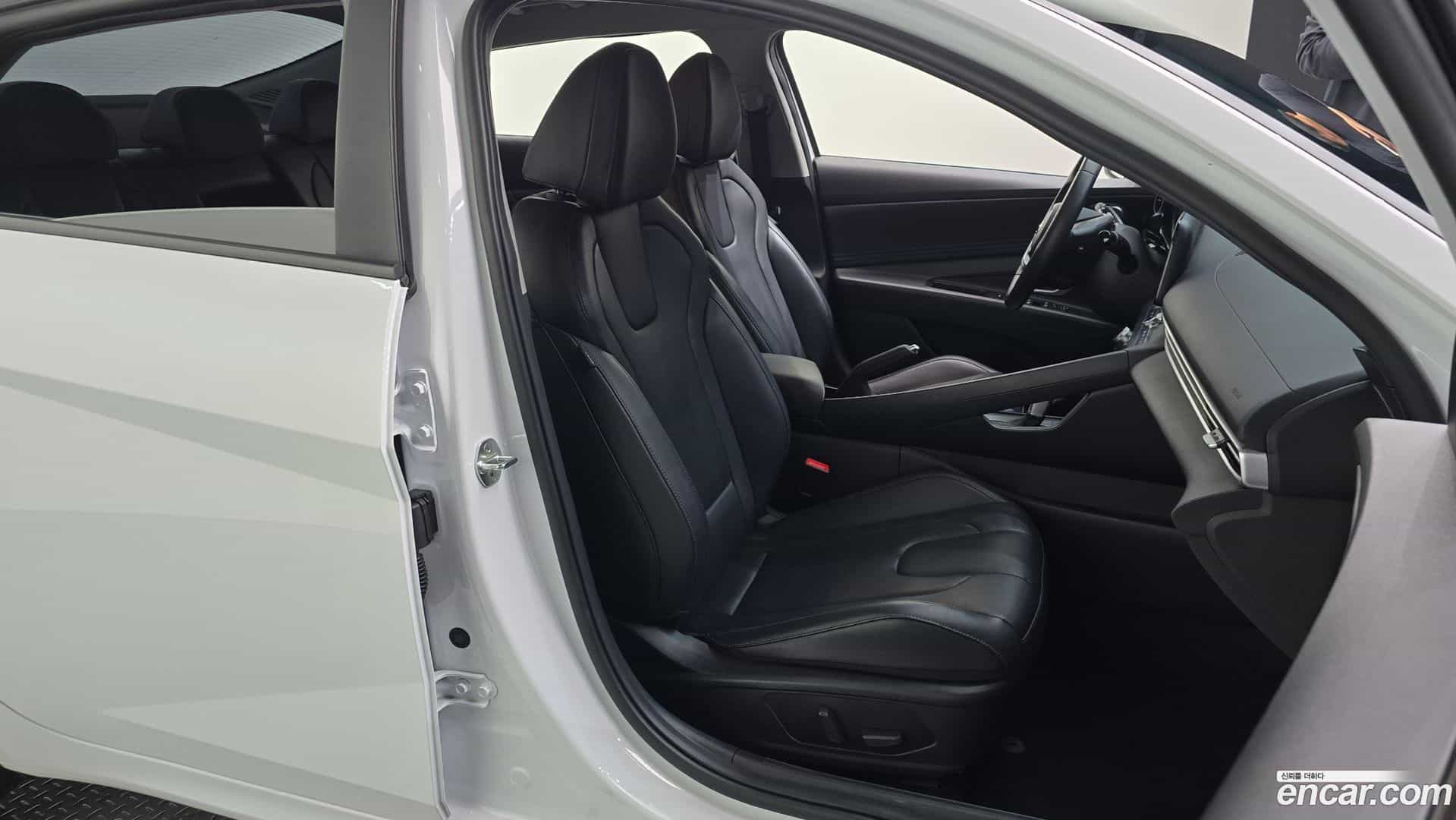 AVANTE Hyundai 2022.4-INNER-036