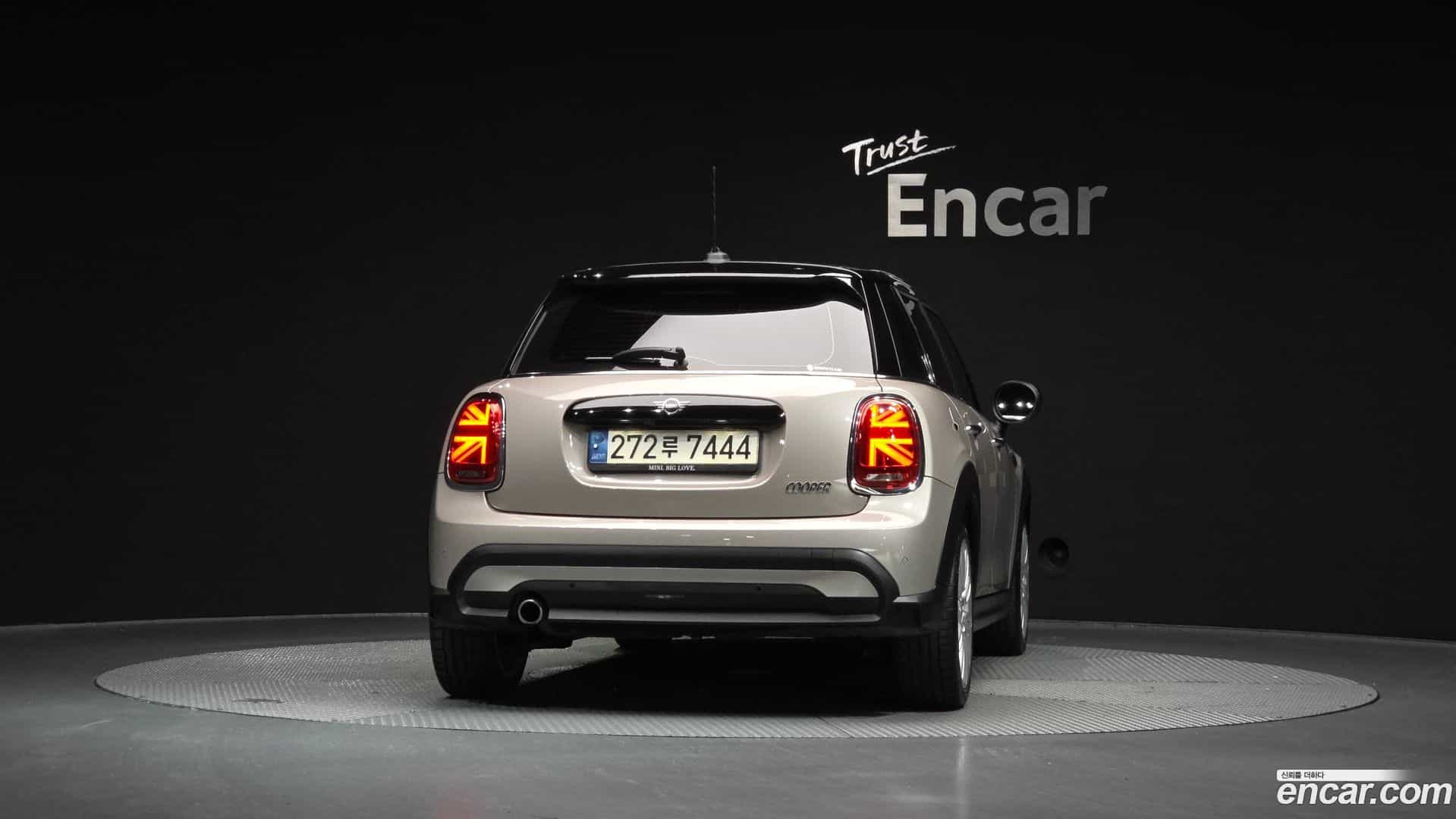 Cooper Mini 2022.0-OUTER-004