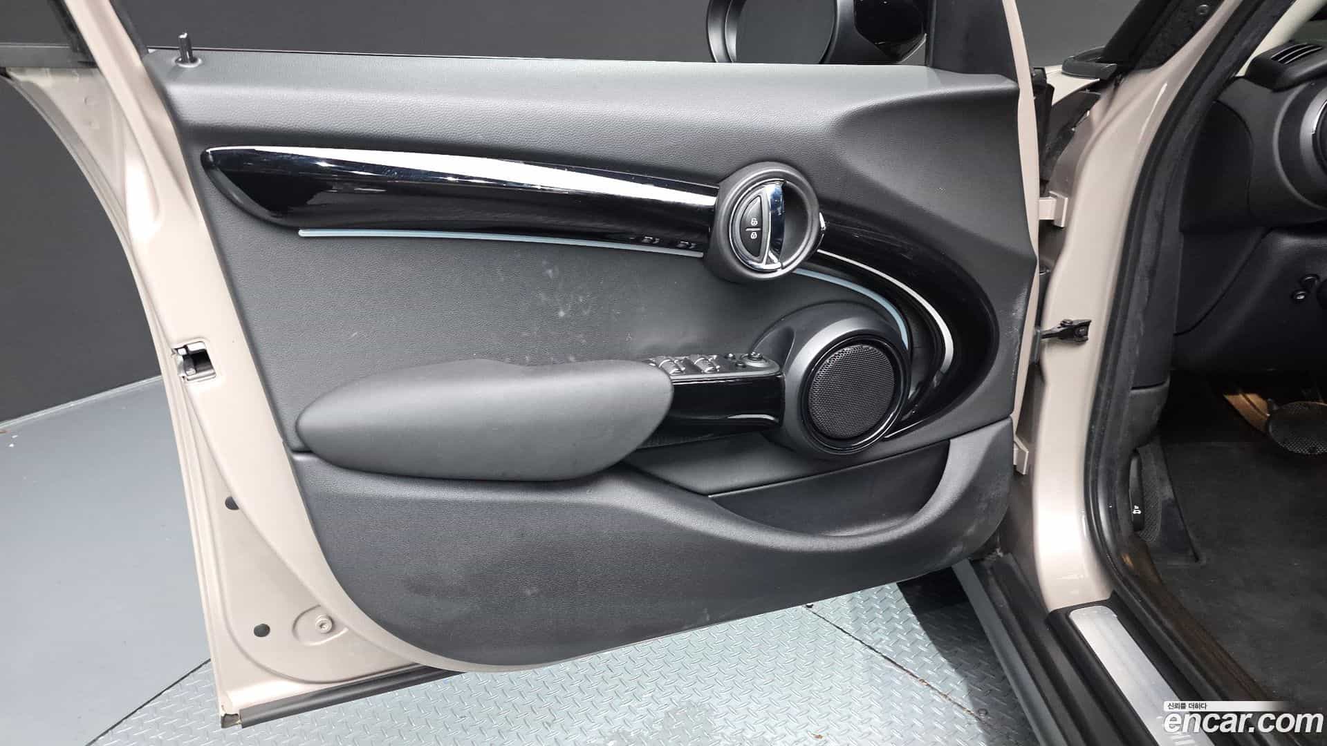 Cooper Mini 2022.0-INNER-034
