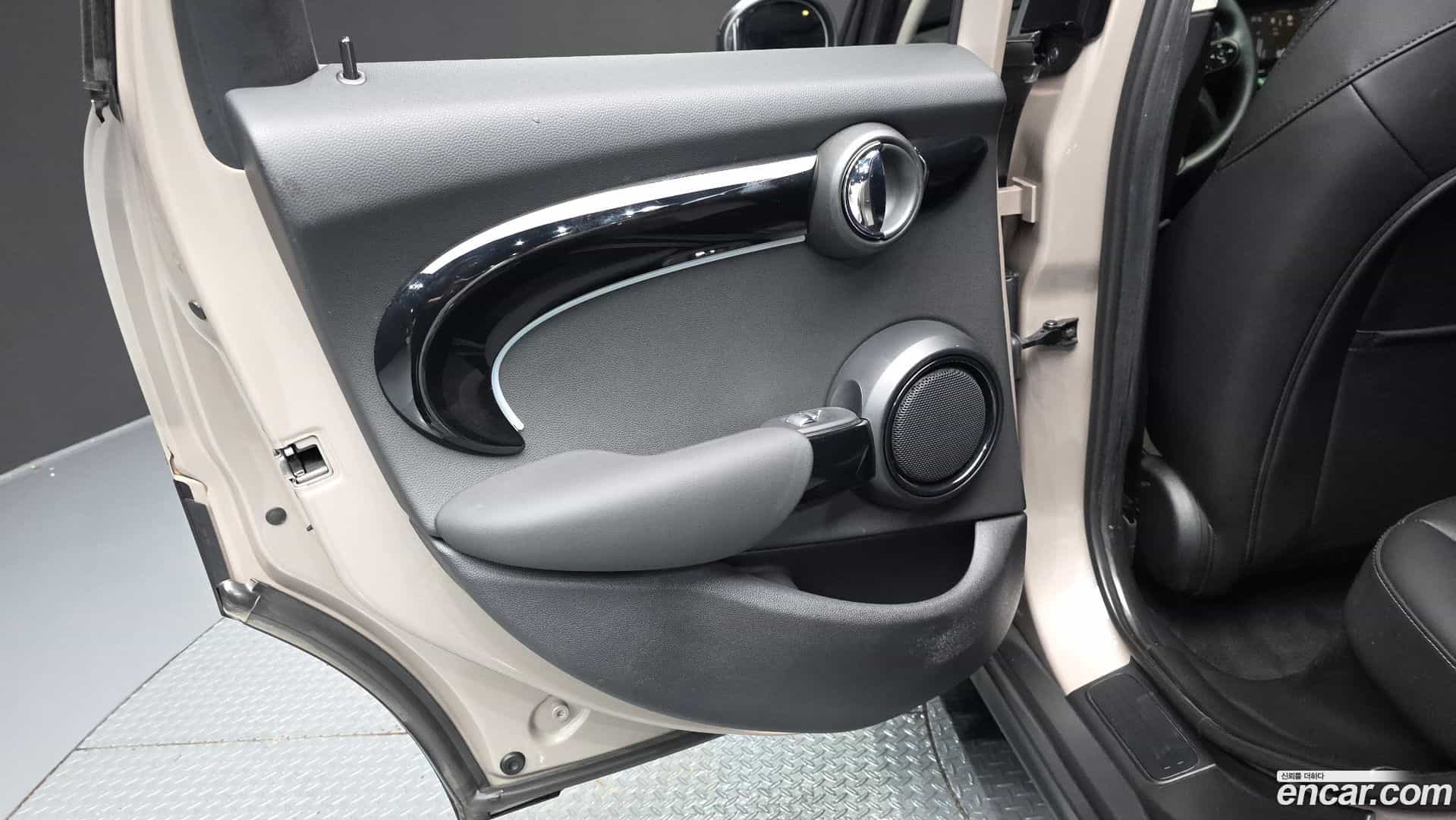 Cooper Mini 2022.0-INNER-035