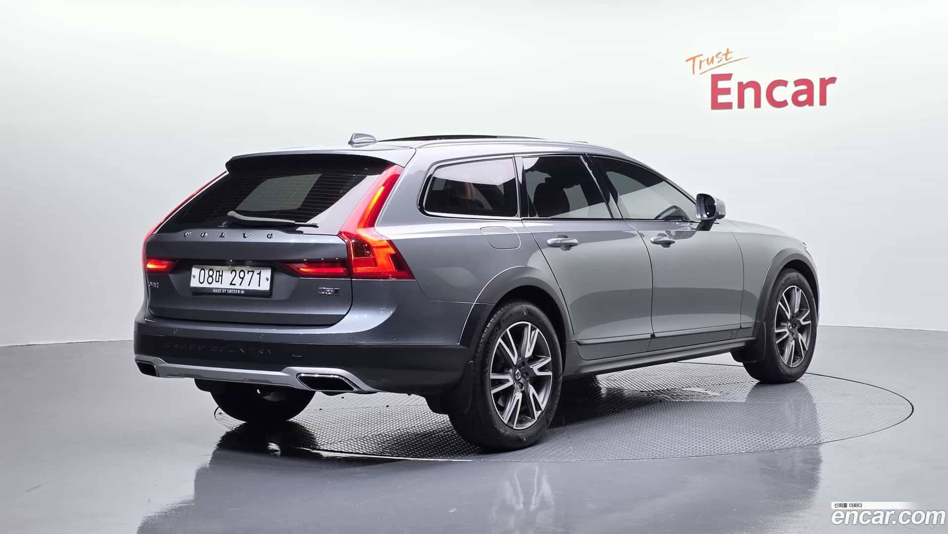 V90 Volvo 2018.9-OUTER-002