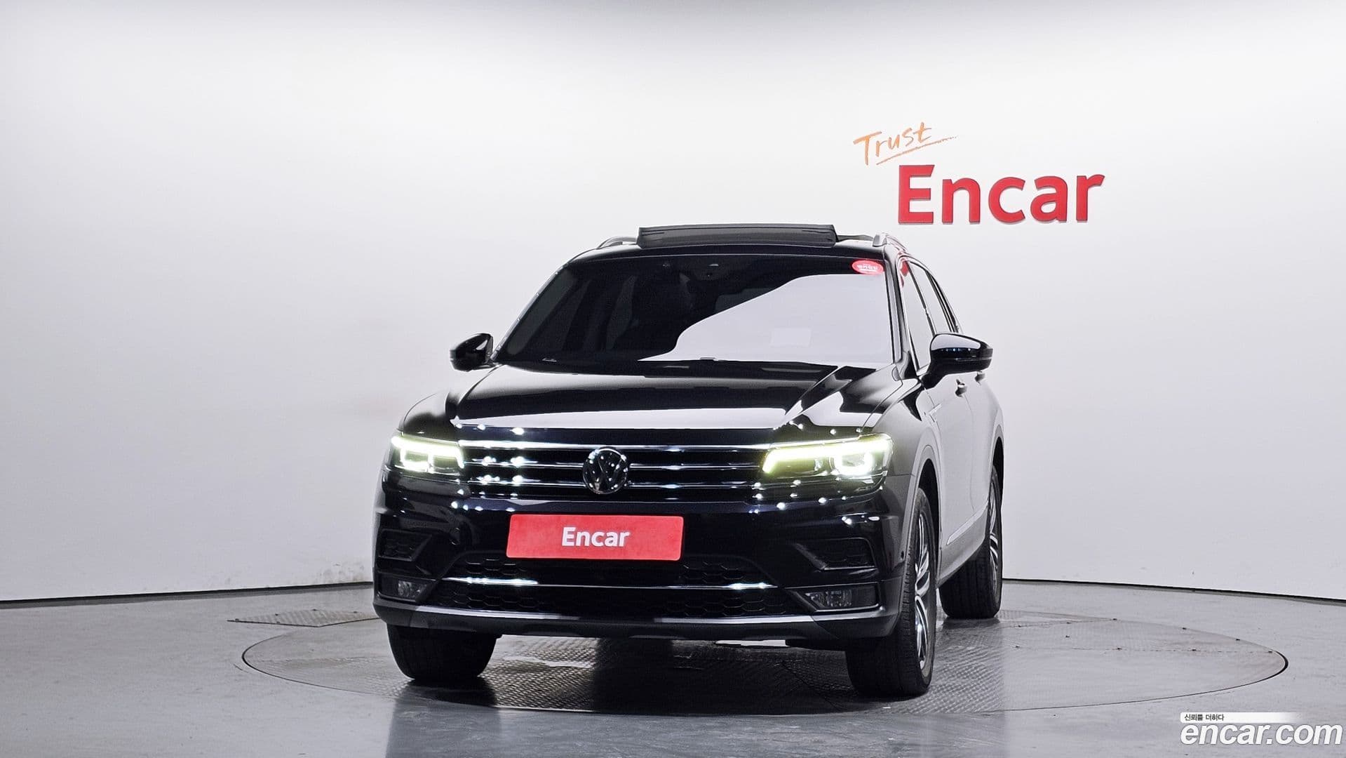 Main__Slider__Photo:Tiguan Volkswagen 2020.11-2