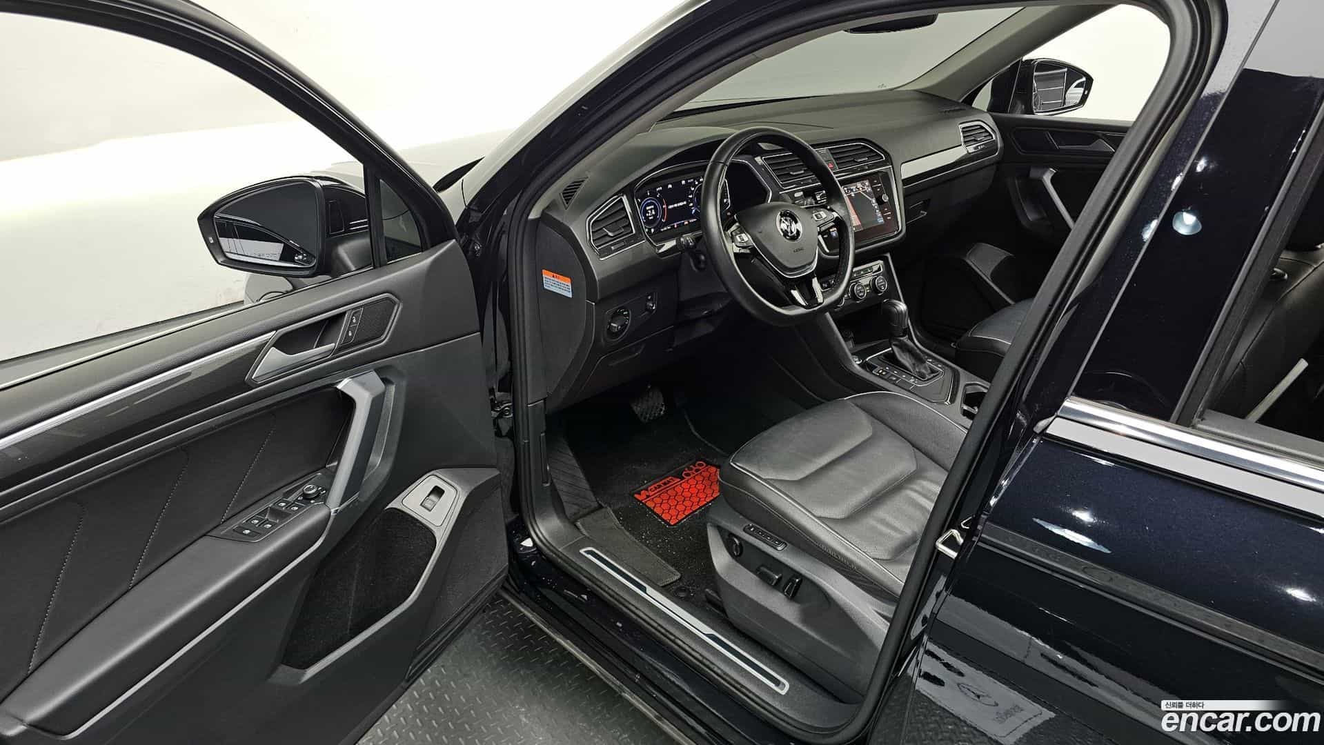 Tiguan Volkswagen 2020.11-INNER-010