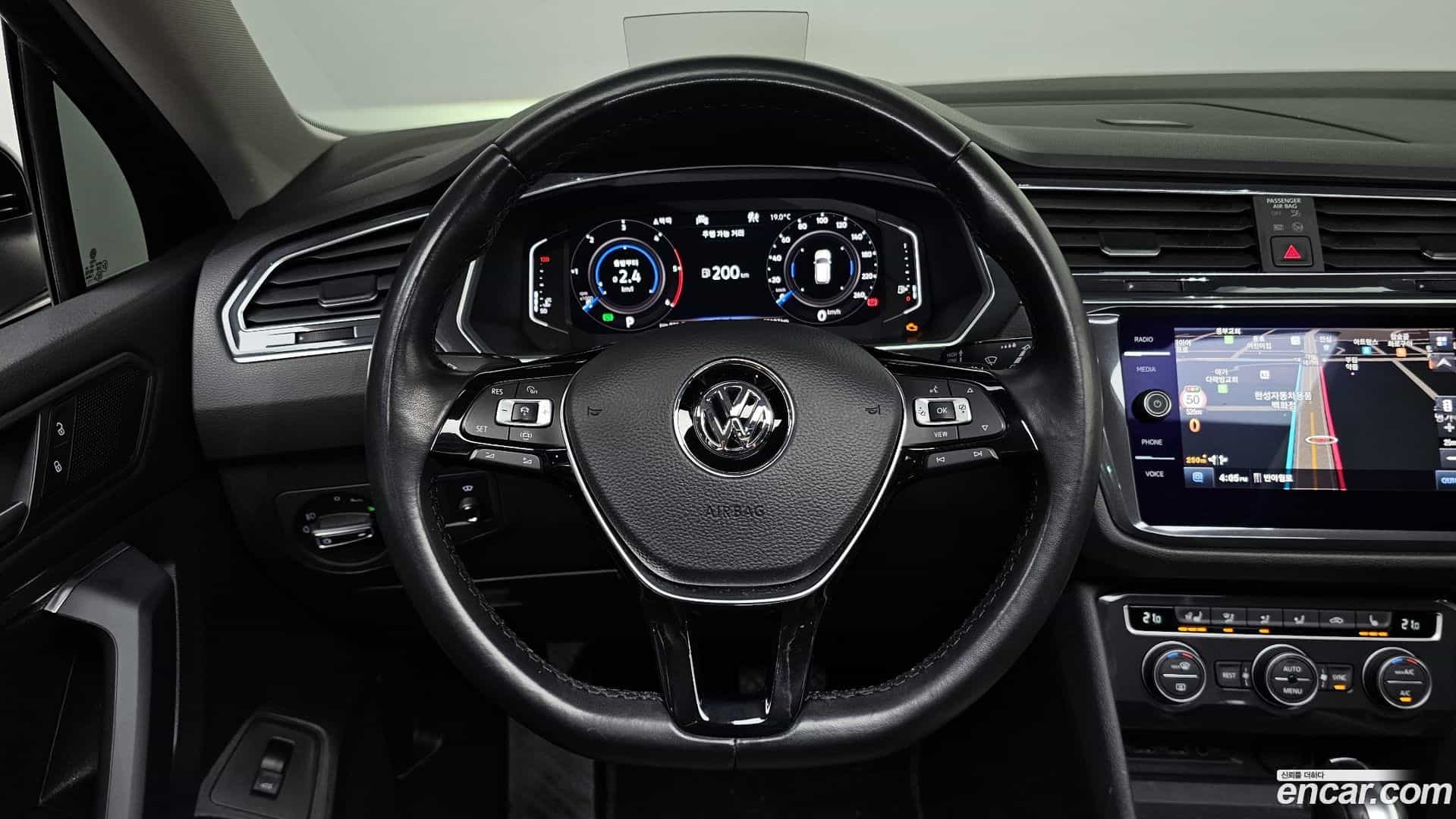 Tiguan Volkswagen 2020.11-OPTION-017
