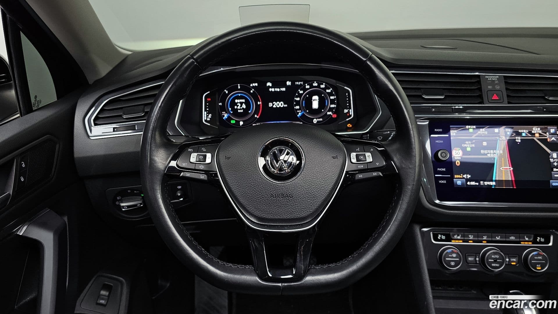 Main__Slider__Photo:Tiguan Volkswagen 2020.11-12