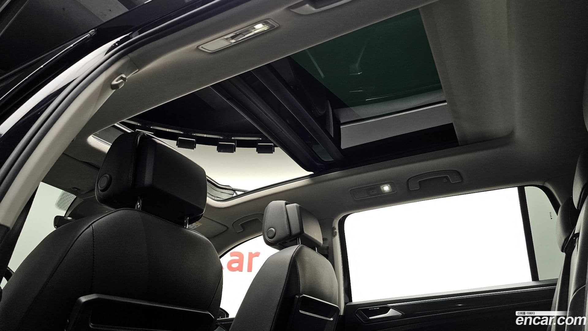 Main__Slider__Photo:Tiguan Volkswagen 2020.11-17