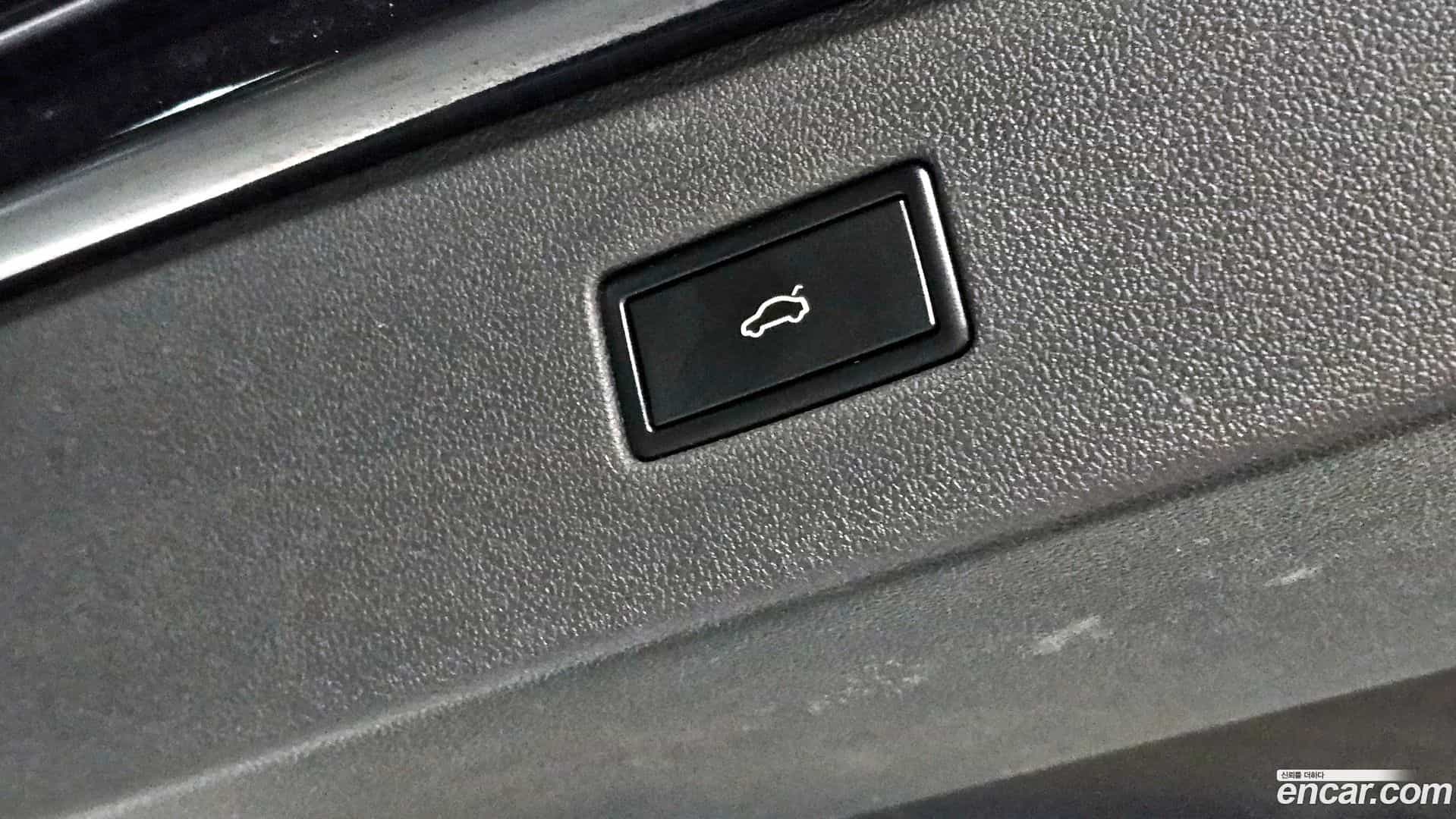 Tiguan Volkswagen 2020.11-OPTION-024
