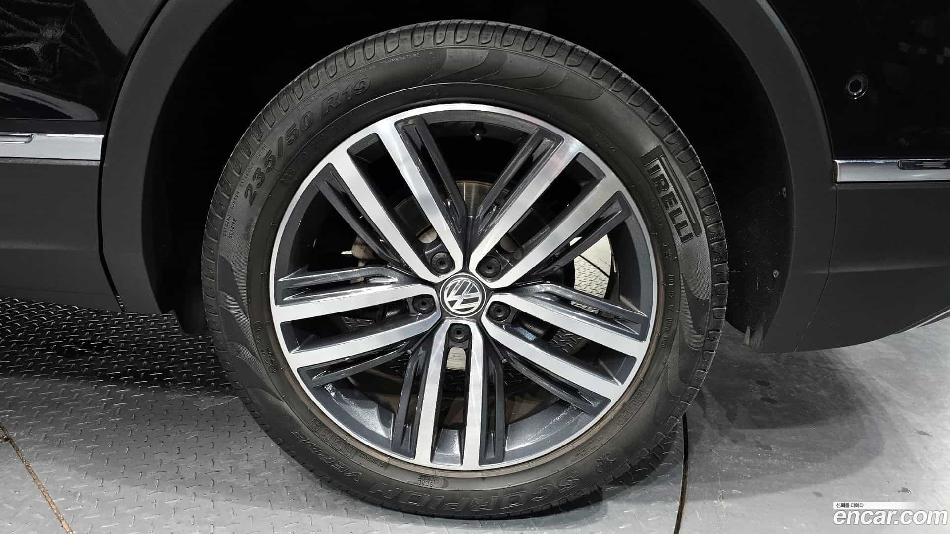 Tiguan Volkswagen 2020.11-OUTER-031