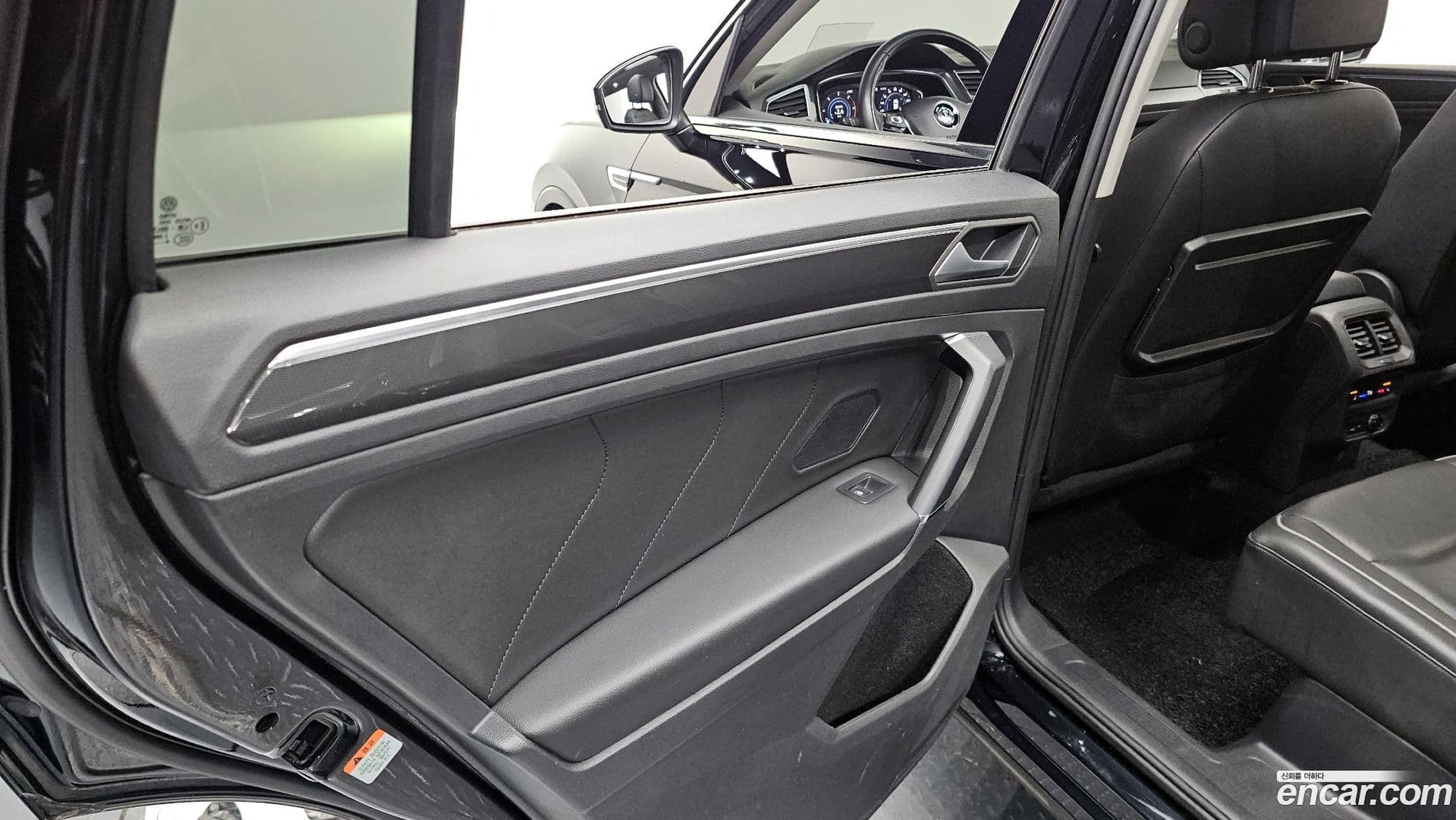 Main__Slider__Photo:Tiguan Volkswagen 2020.11-24