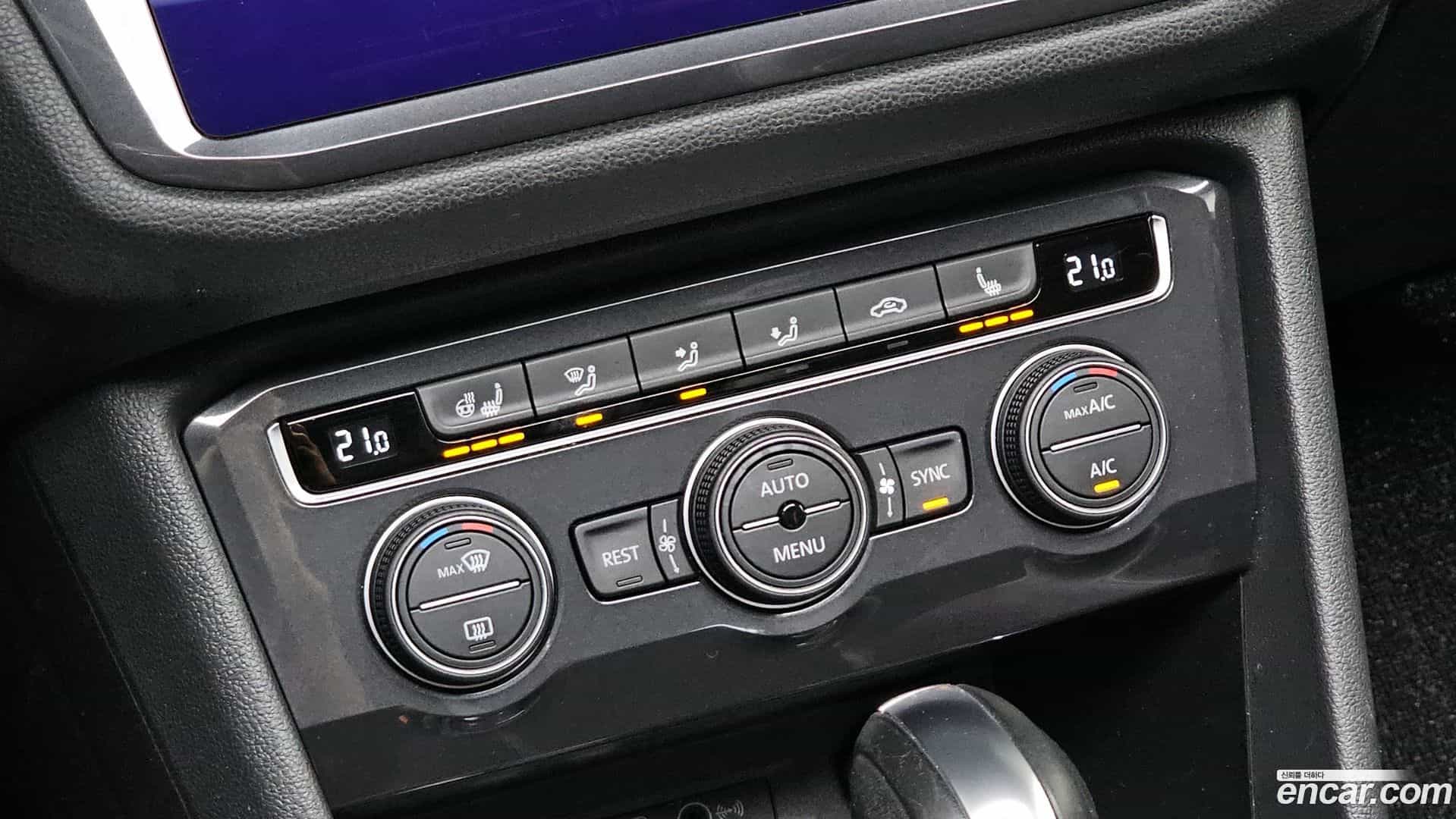 Tiguan Volkswagen 2020.11-OPTION-041