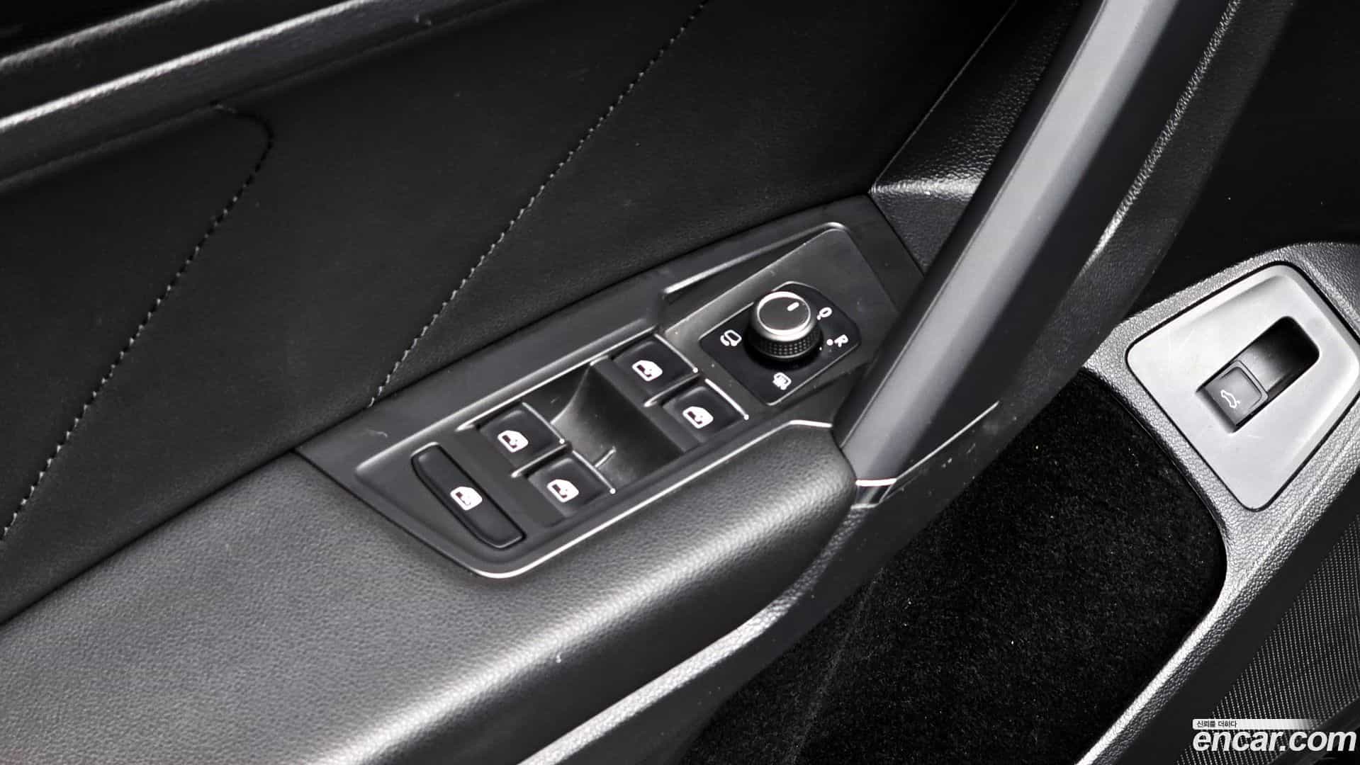 Tiguan Volkswagen 2020.11-OPTION-042