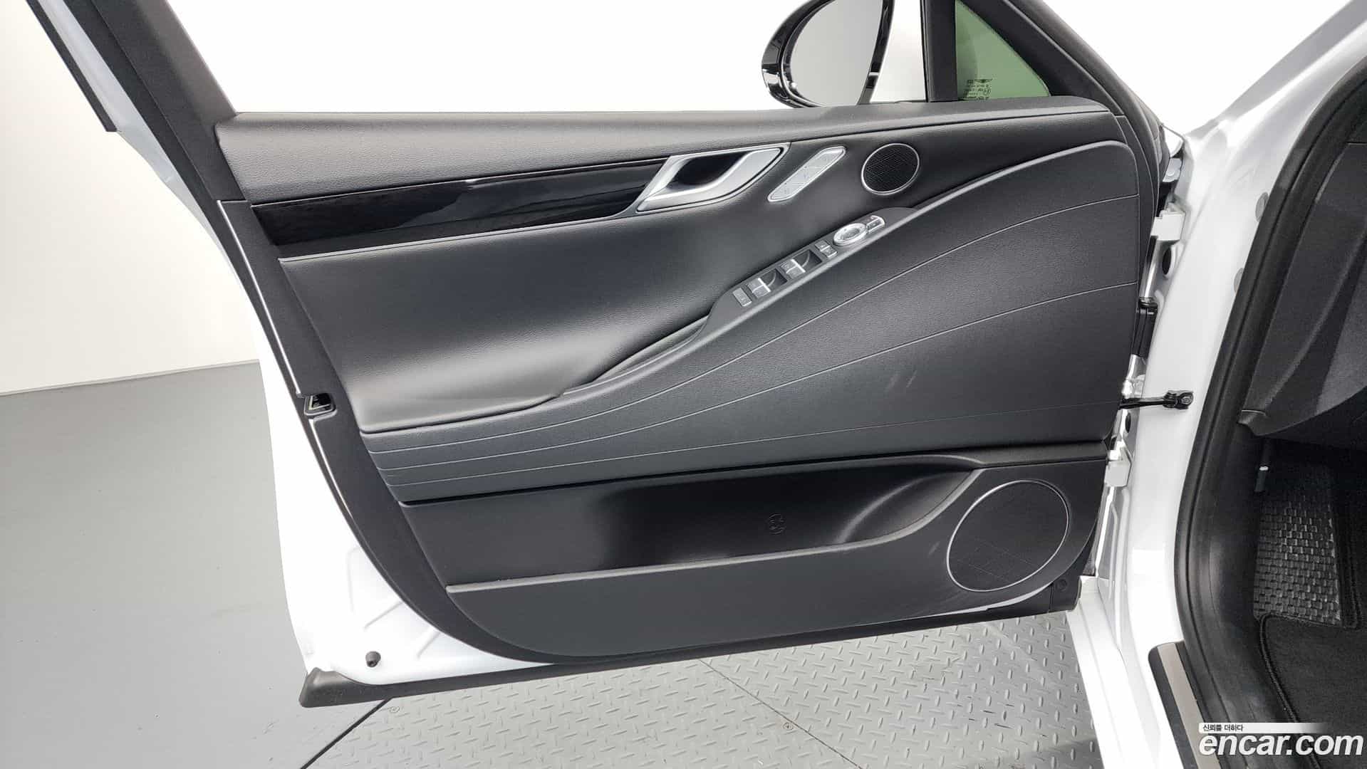 G80 Genesis 2022.10-INNER-034