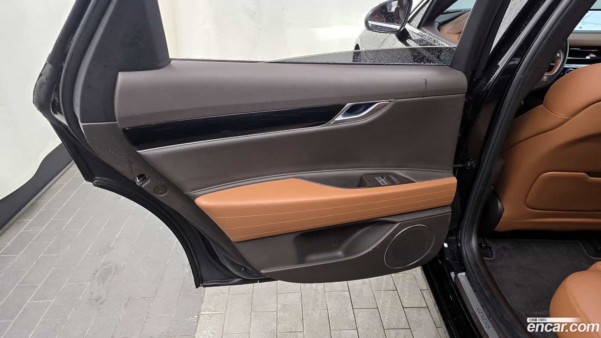 G80 Genesis 2022.2-INNER-035