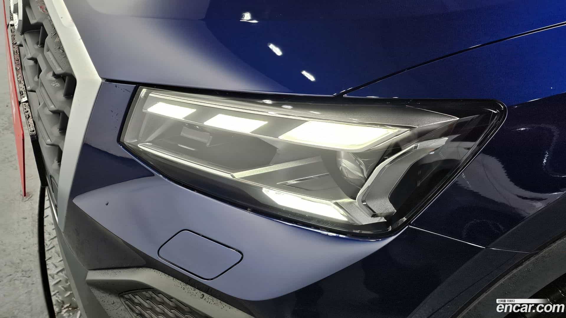 Q2 Audi 2023.11-OUTER-032