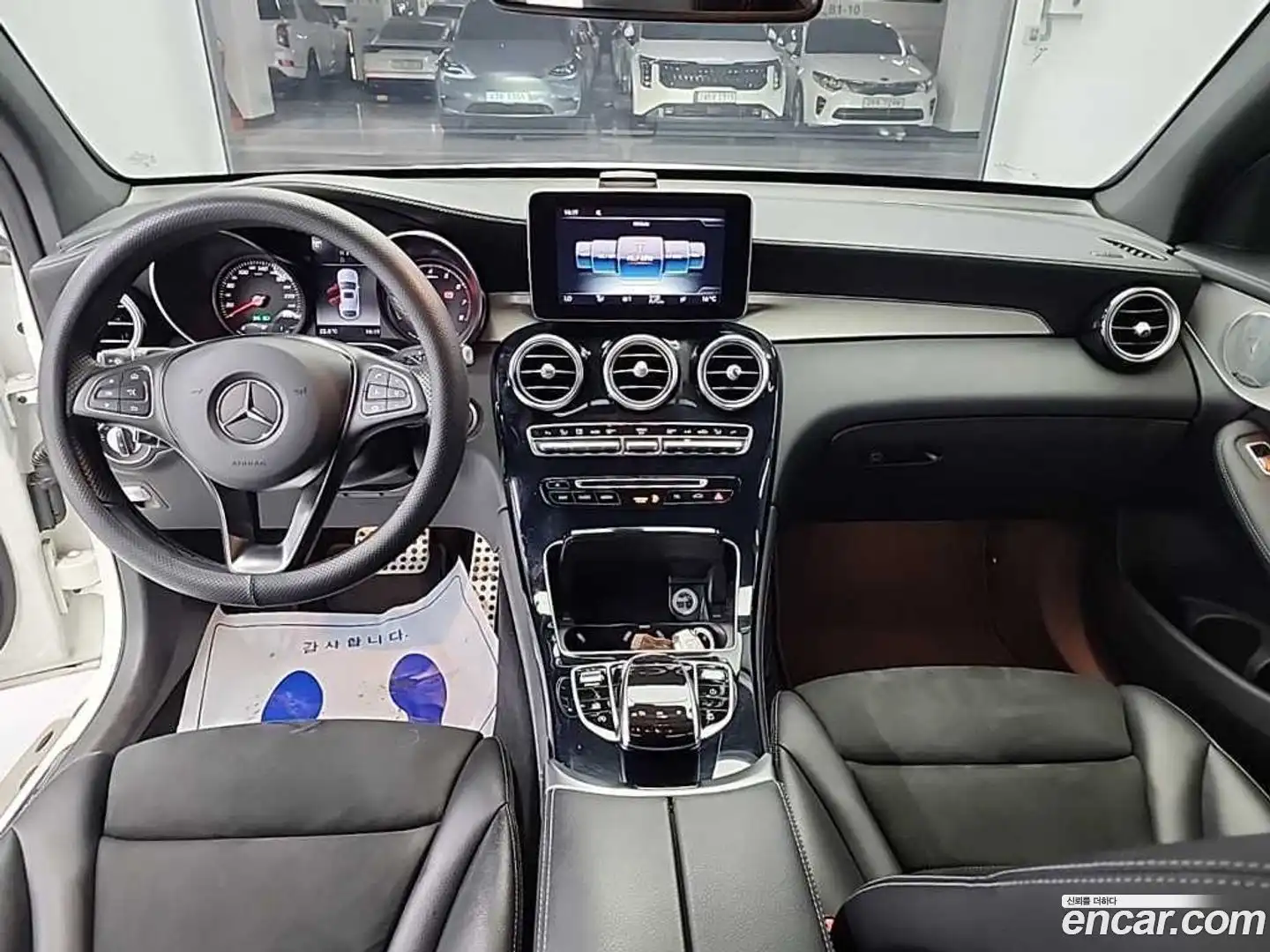 GLC-Class Mercedes-Benz 2019.3-INNER-007