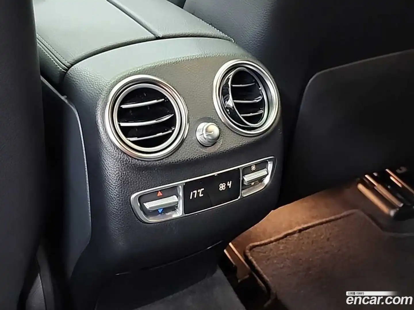 GLC-Class Mercedes-Benz 2019.3-OPTION-017