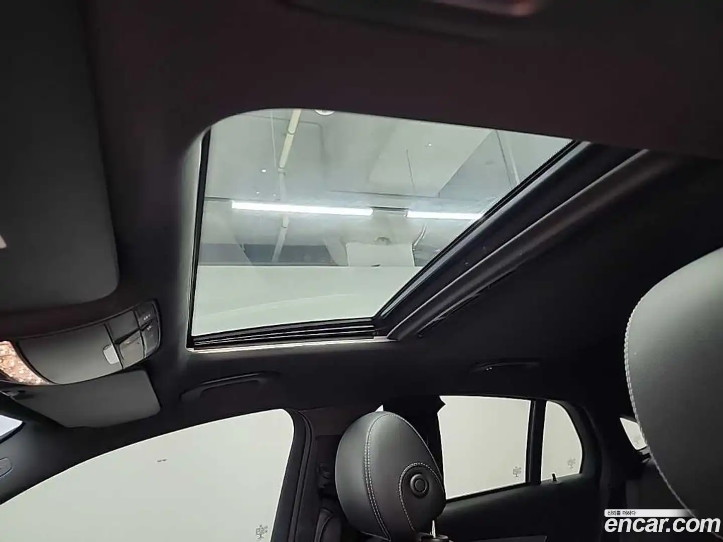 GLC-Class Mercedes-Benz 2019.3-OPTION-019