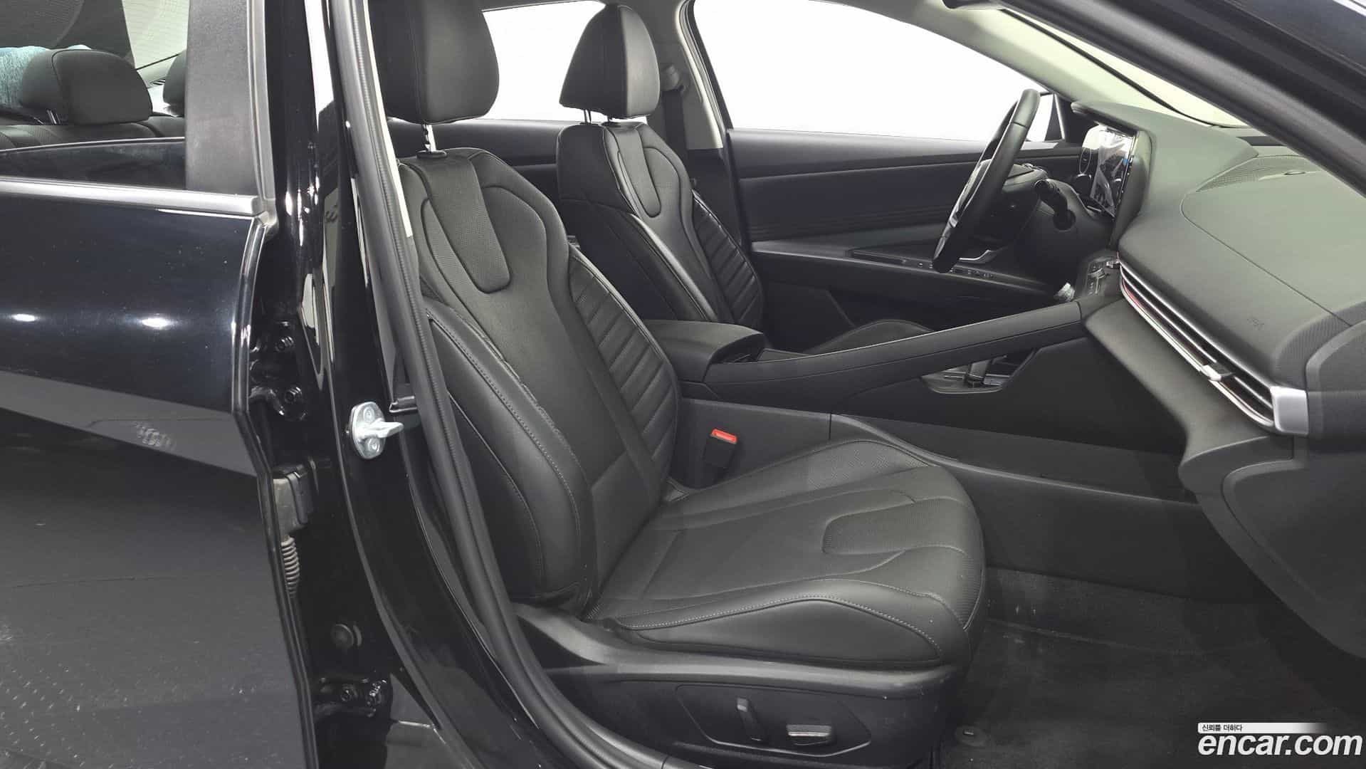 AVANTE Hyundai 2023.6-OPTION-016